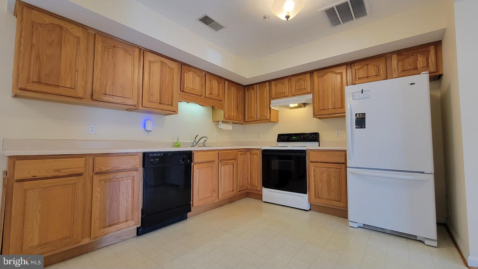 EAST RIDGE TOWNHOMES - Residential