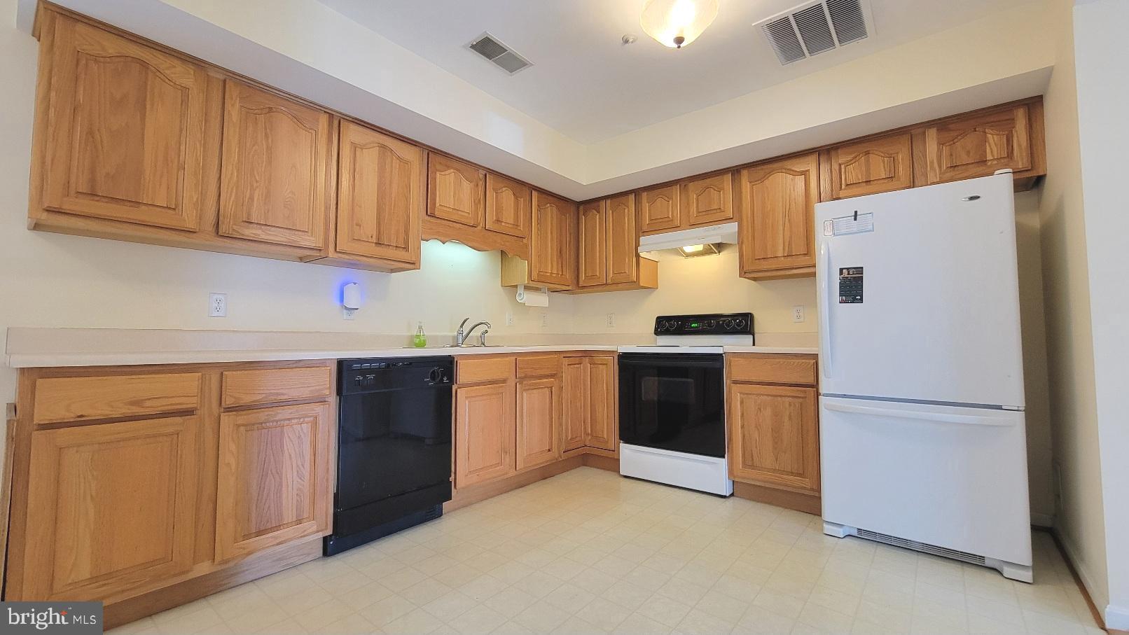 EAST RIDGE TOWNHOMES - Residential