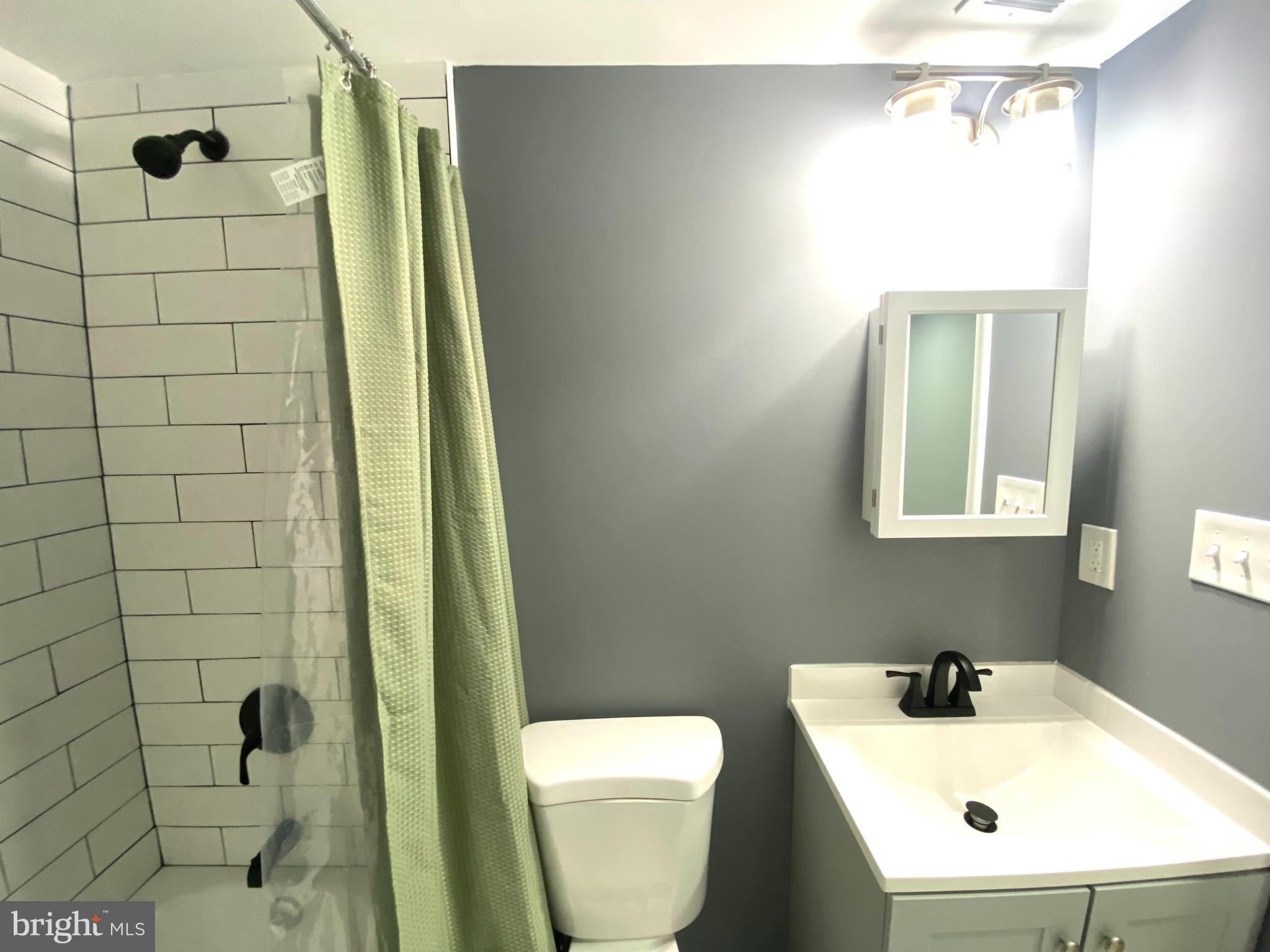 SHADY GROVE VILLAGE - Residential Lease