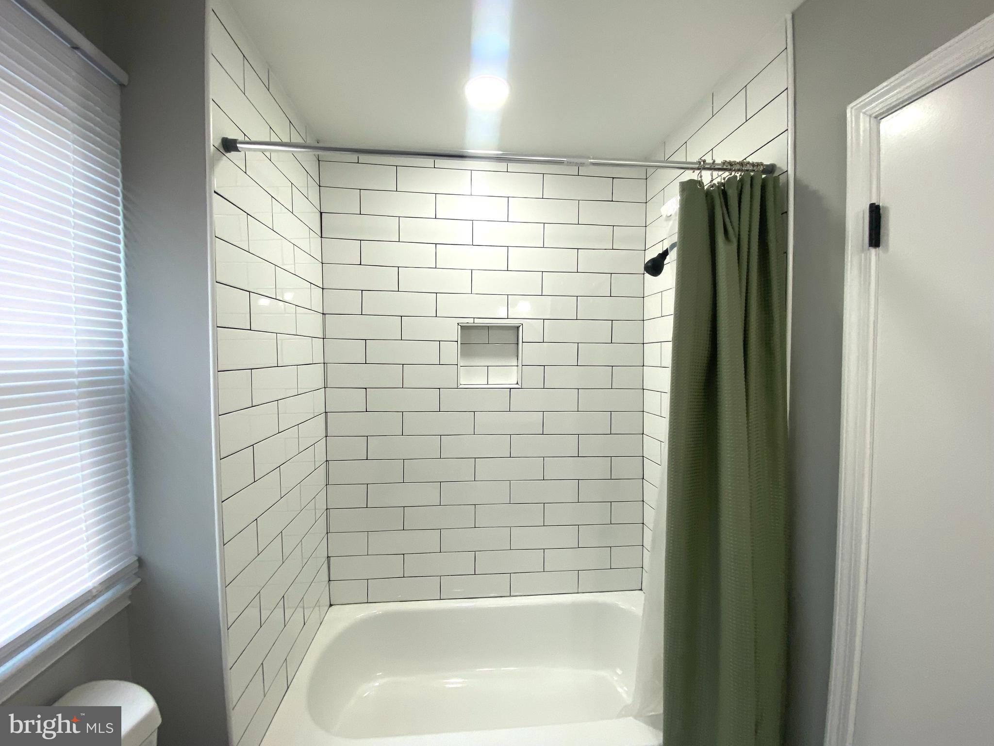 SHADY GROVE VILLAGE - Residential Lease