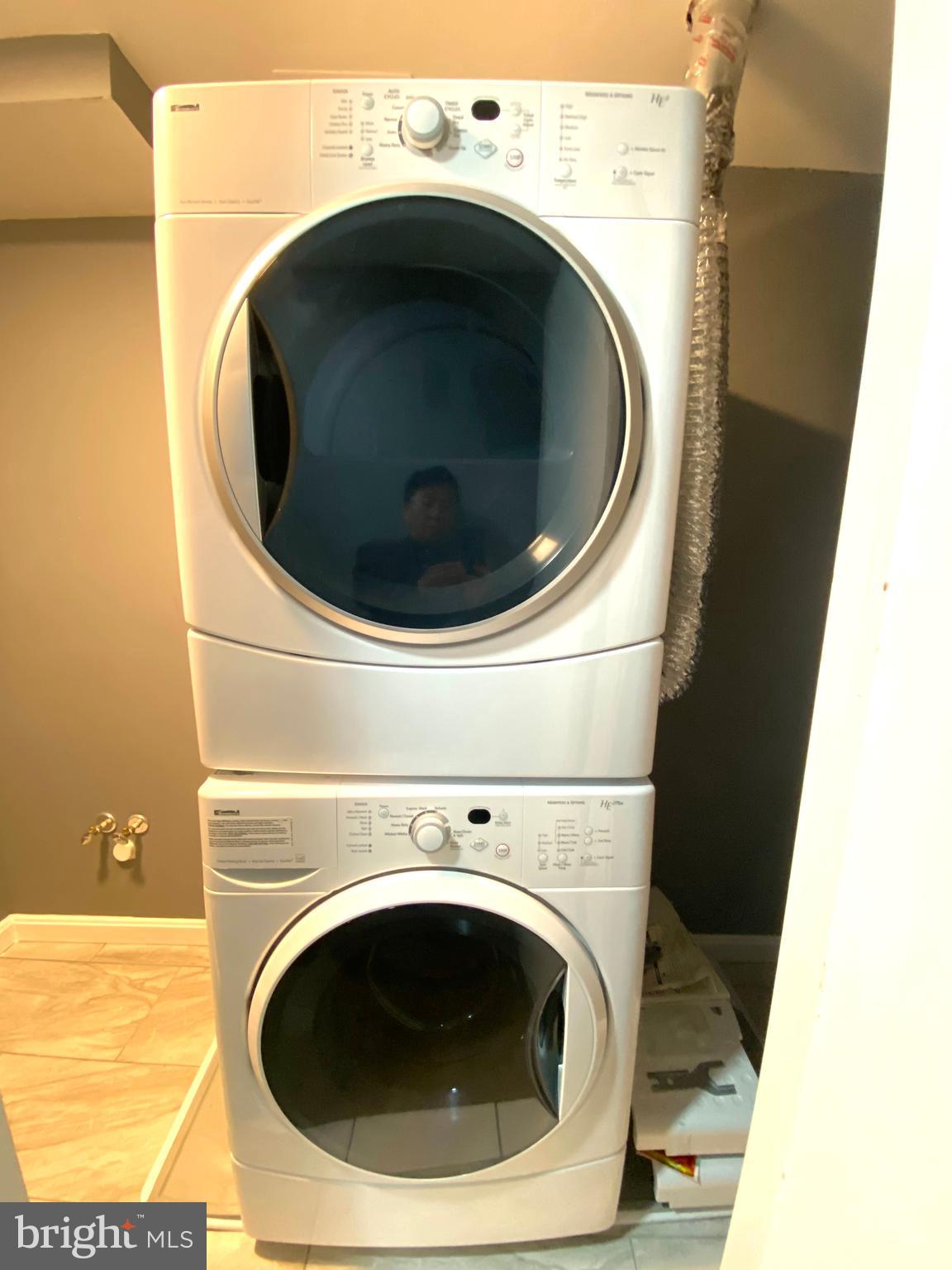 SHADY GROVE VILLAGE - Residential Lease