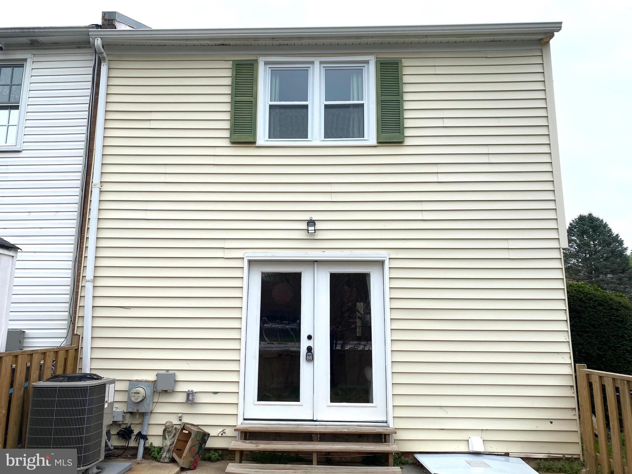 SHADY GROVE VILLAGE - Residential Lease