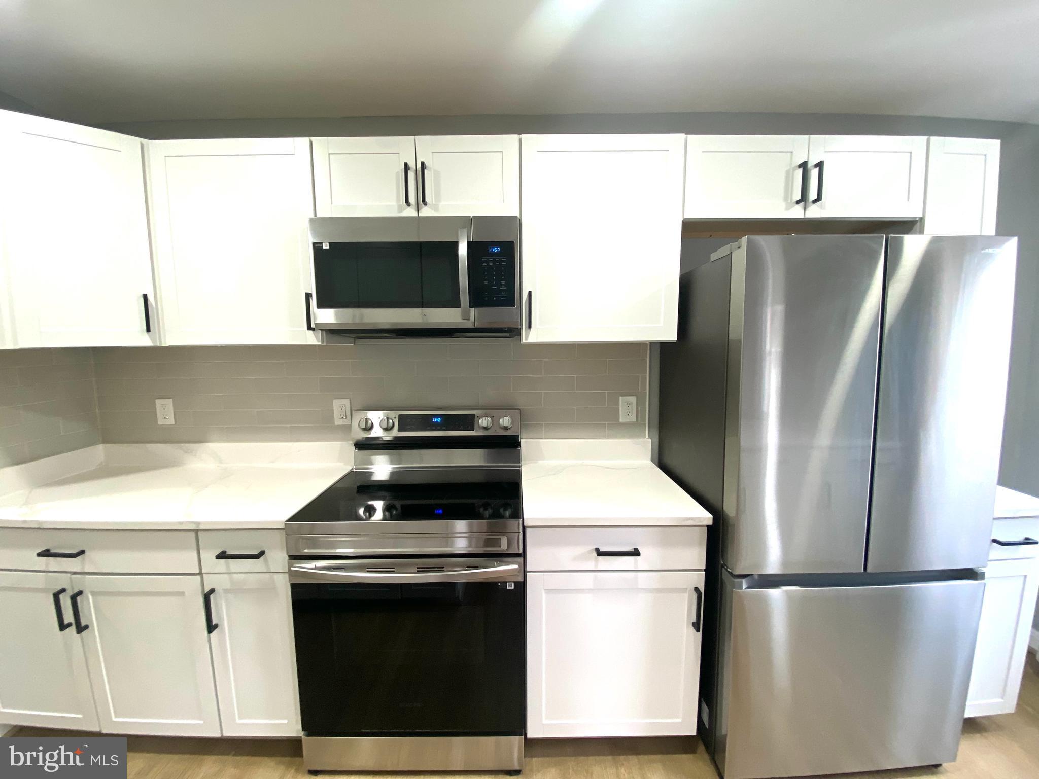 SHADY GROVE VILLAGE - Residential Lease