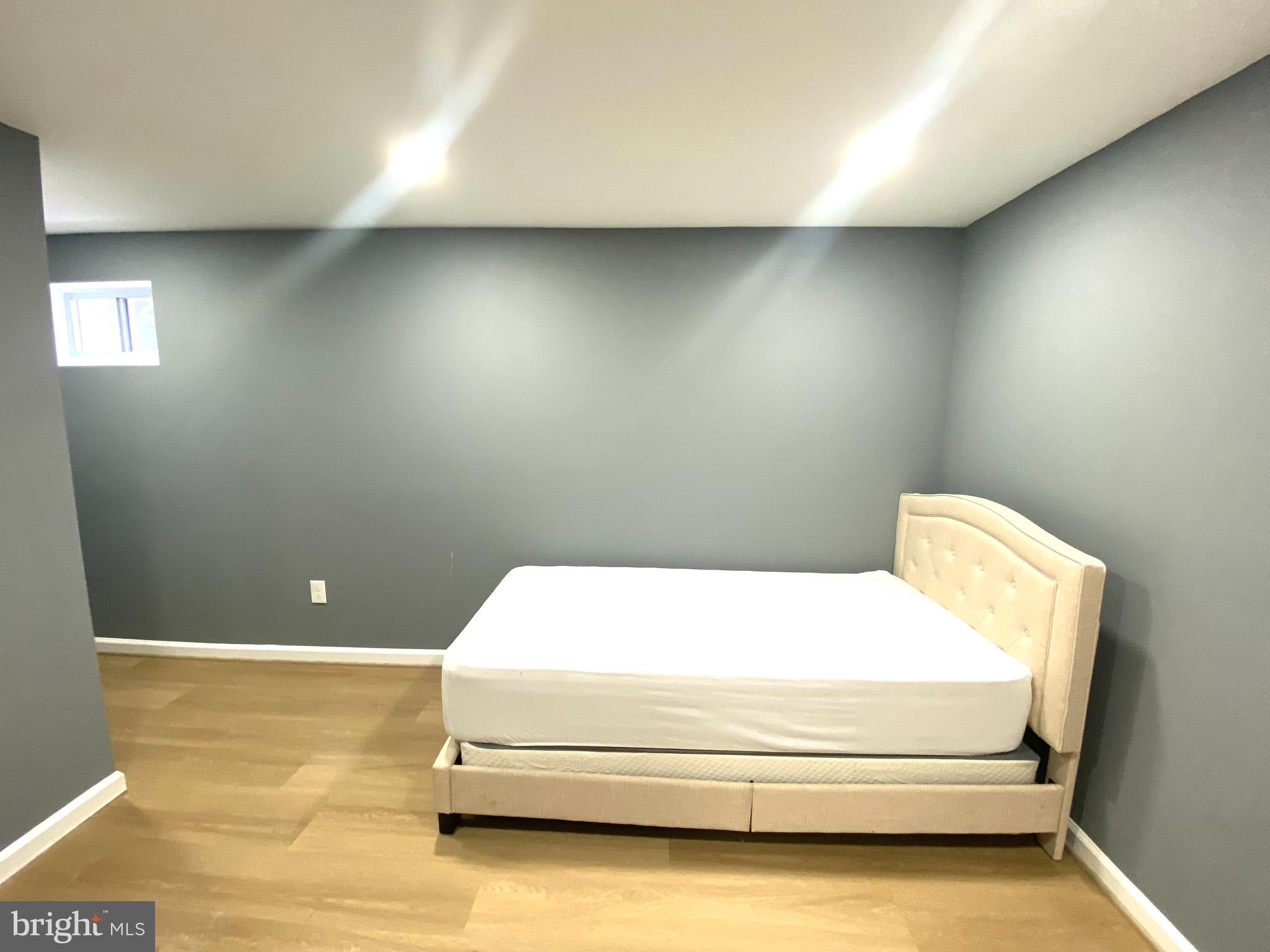 SHADY GROVE VILLAGE - Residential Lease