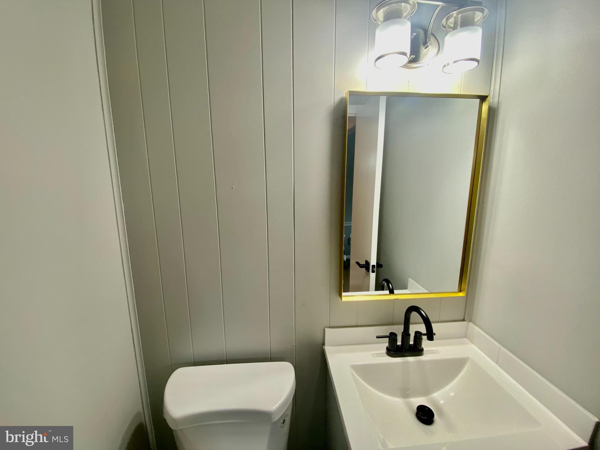 SHADY GROVE VILLAGE - Residential Lease