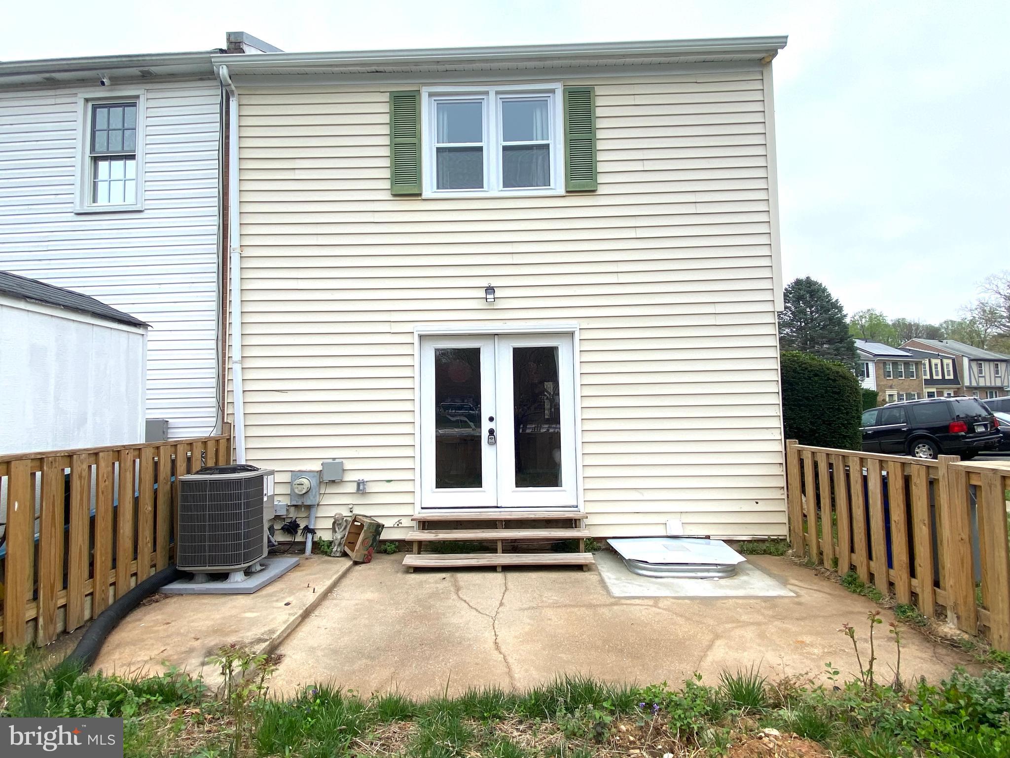 SHADY GROVE VILLAGE - Residential Lease