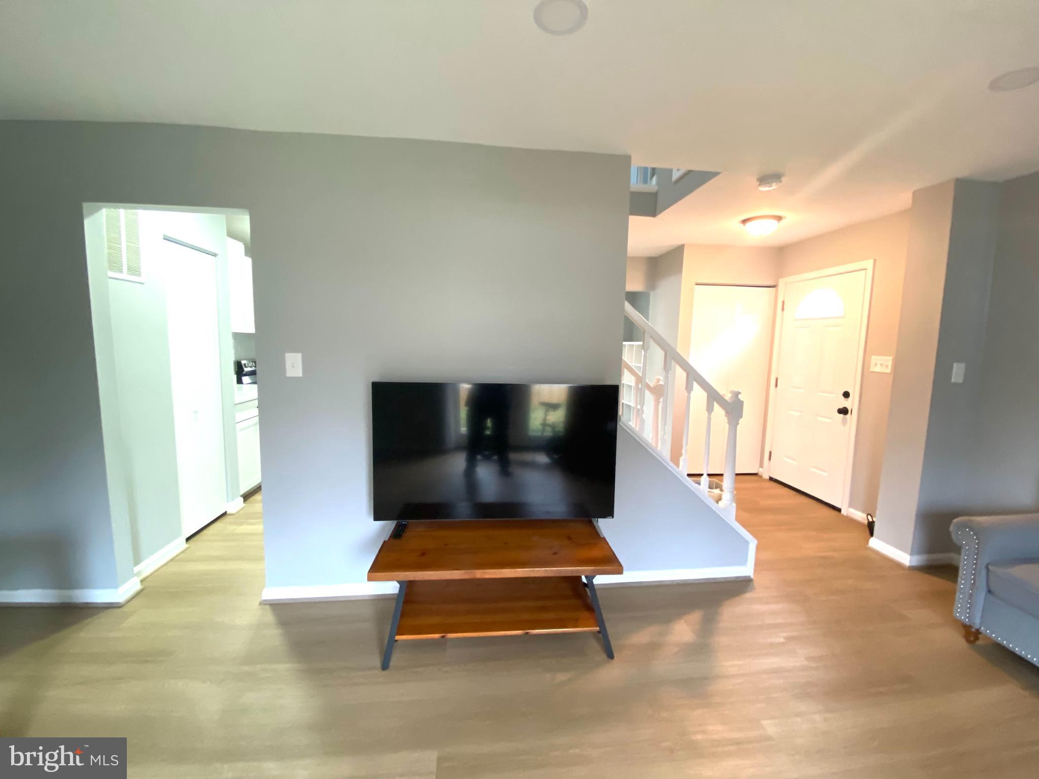 SHADY GROVE VILLAGE - Residential Lease