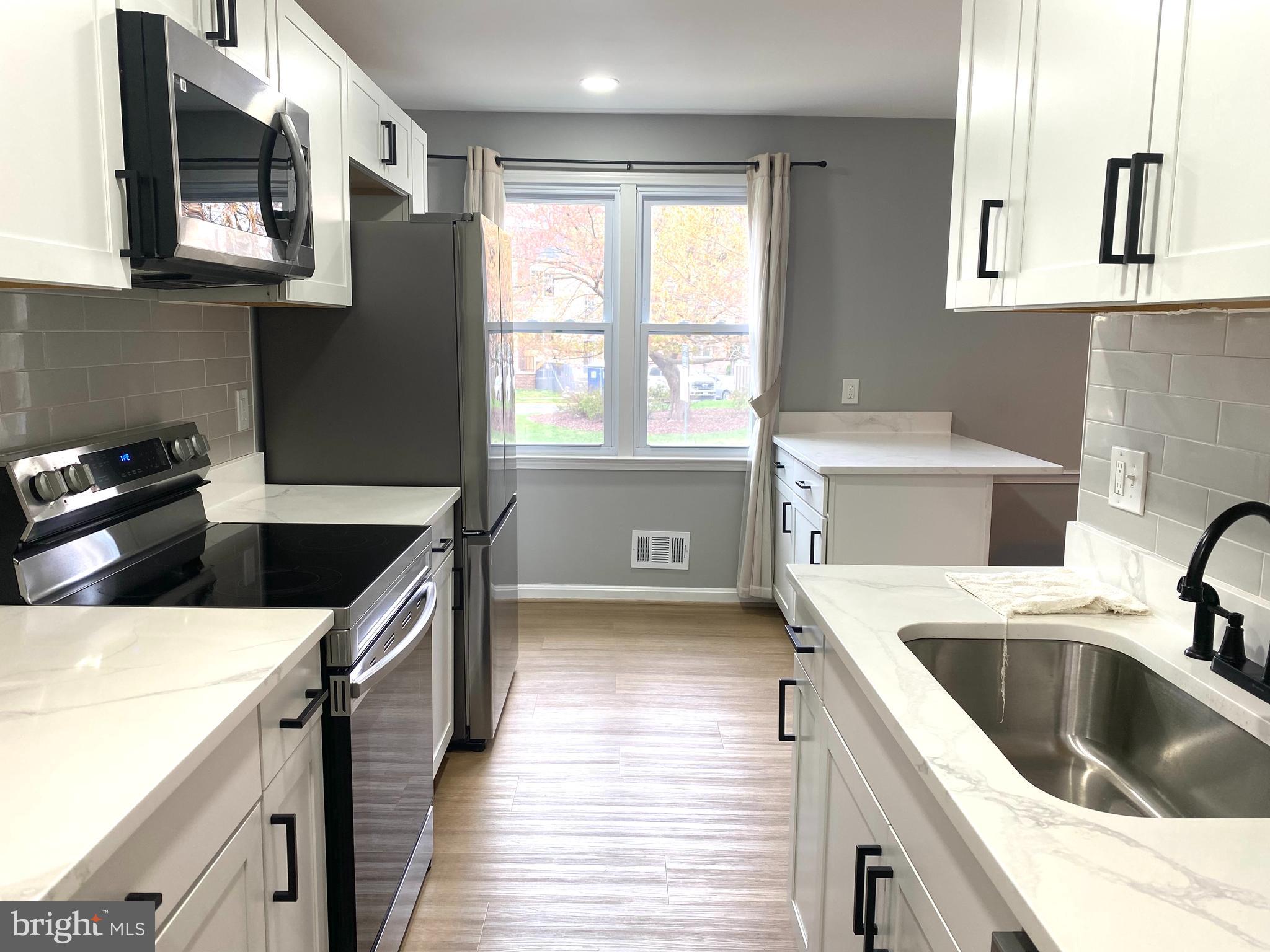 SHADY GROVE VILLAGE - Residential Lease