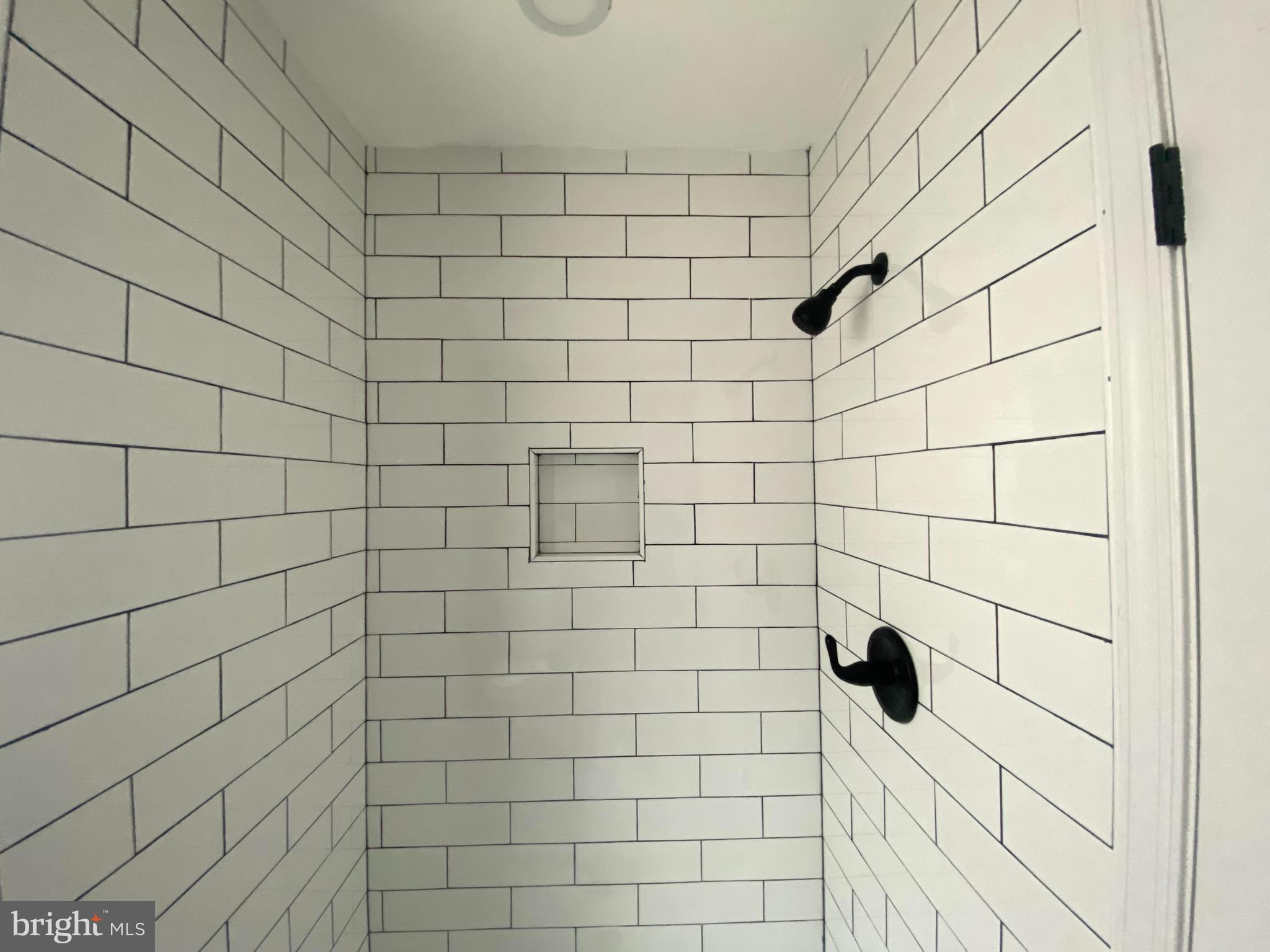 SHADY GROVE VILLAGE - Residential Lease