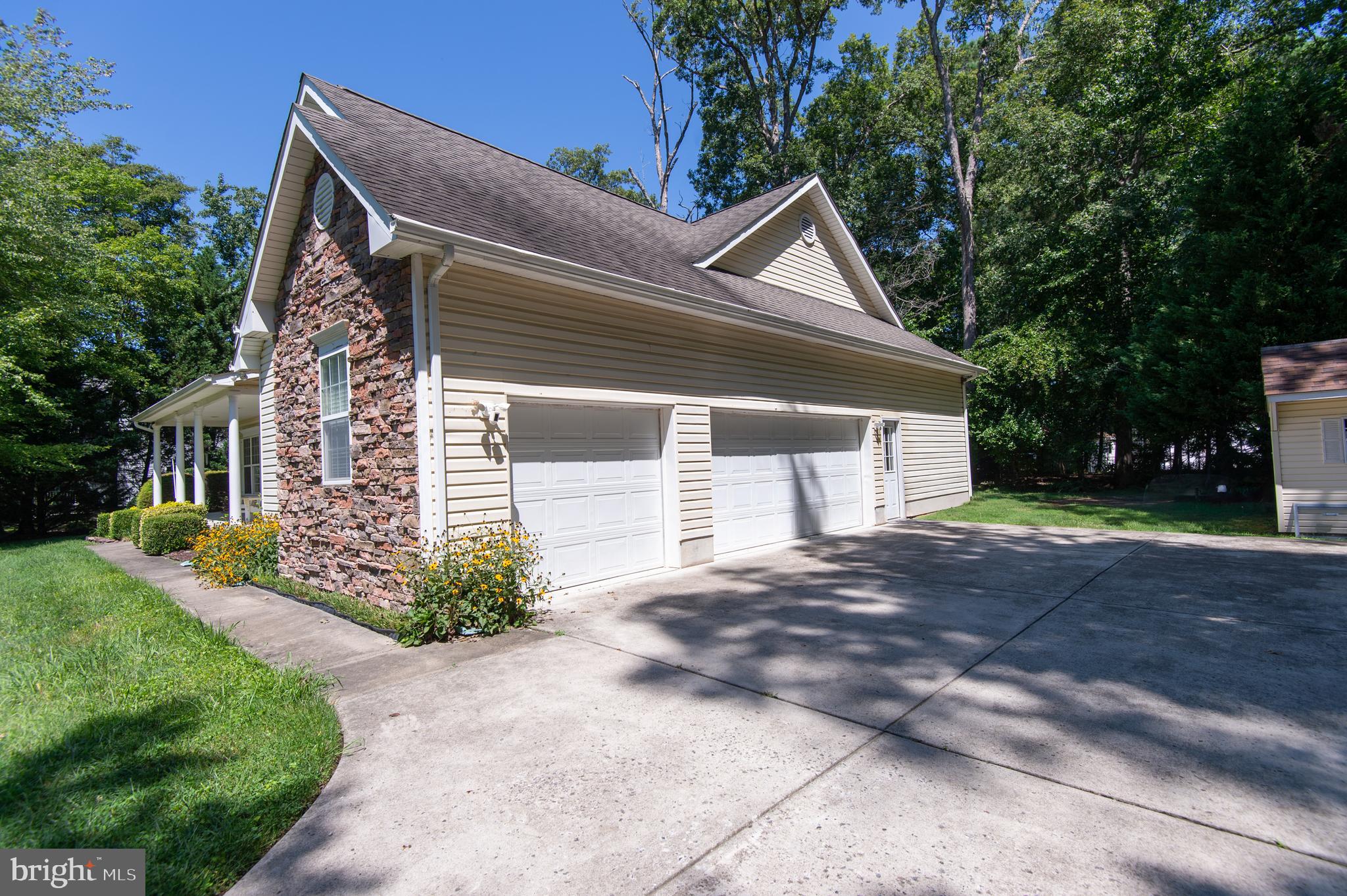 5605 BAYBERRY WAY