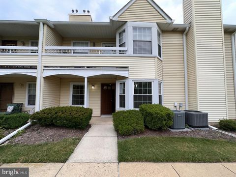 Condo For Sale - 16 Fryer Court<br/> Mercer County, HIGHTSTOWN, NJ 08520