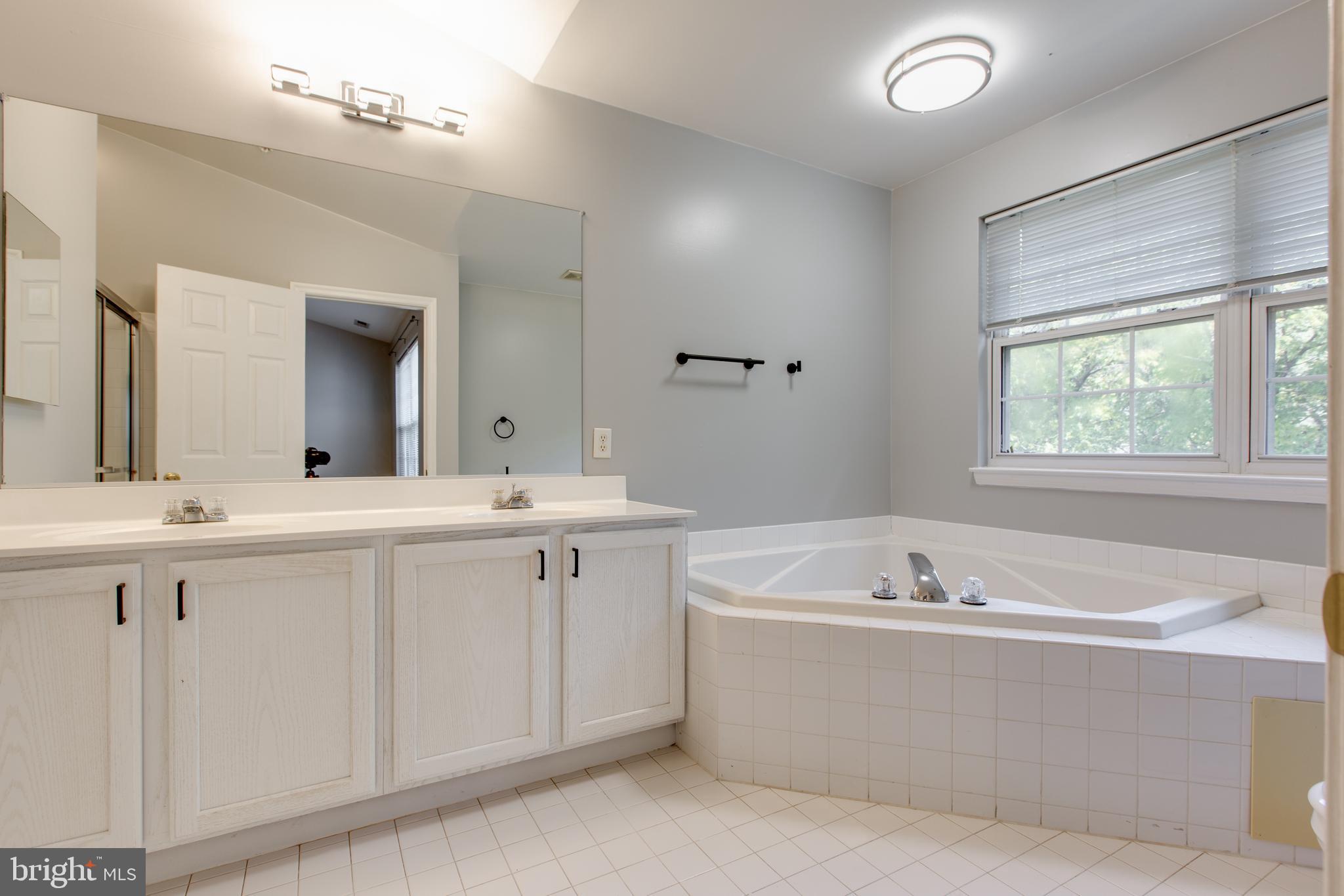 FIELDSTONE - Residential Lease