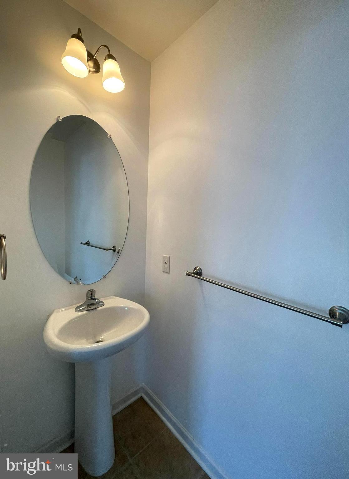 FAIRWAYS EAST - Residential Lease