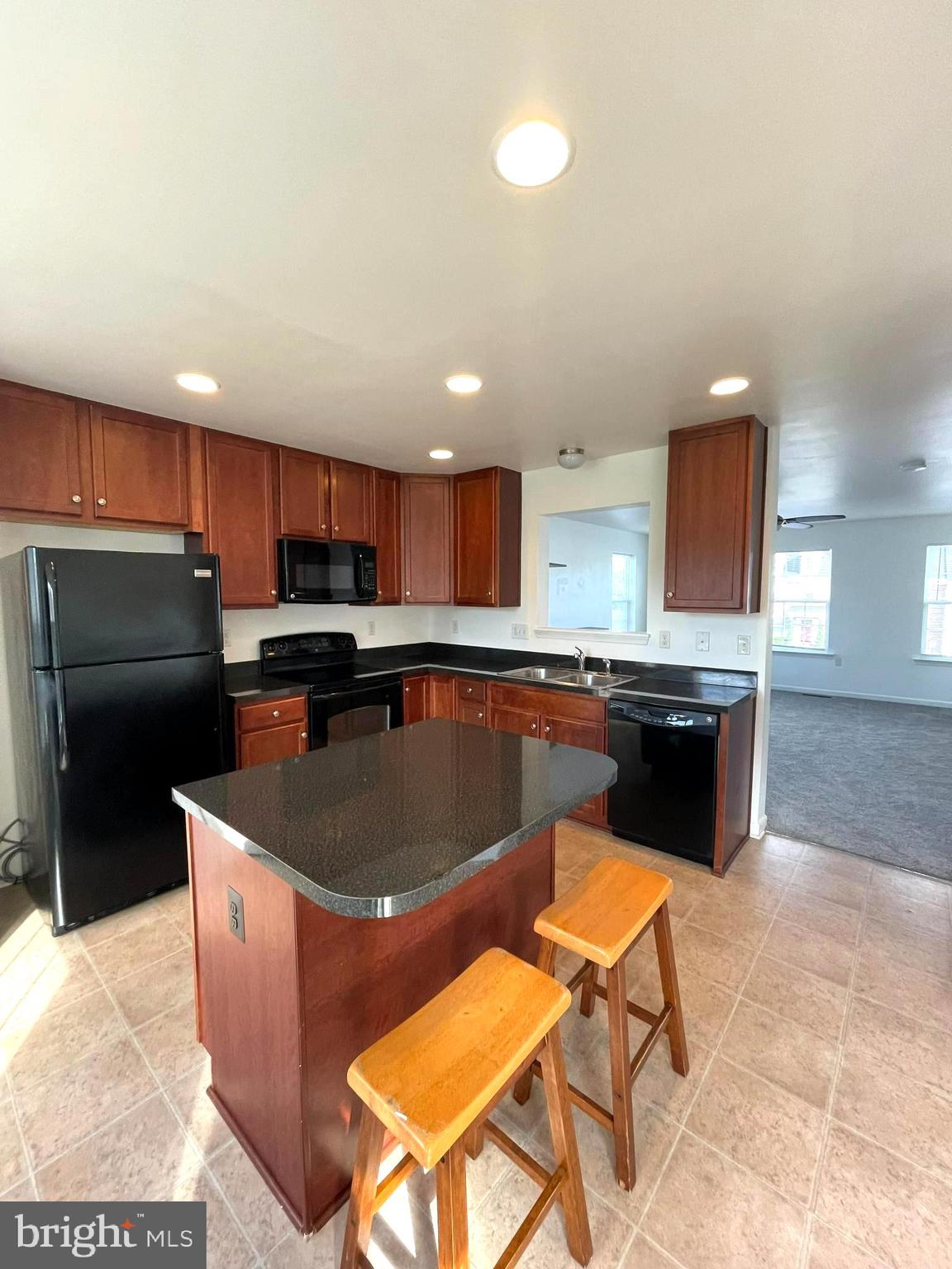 FAIRWAYS EAST - Residential Lease