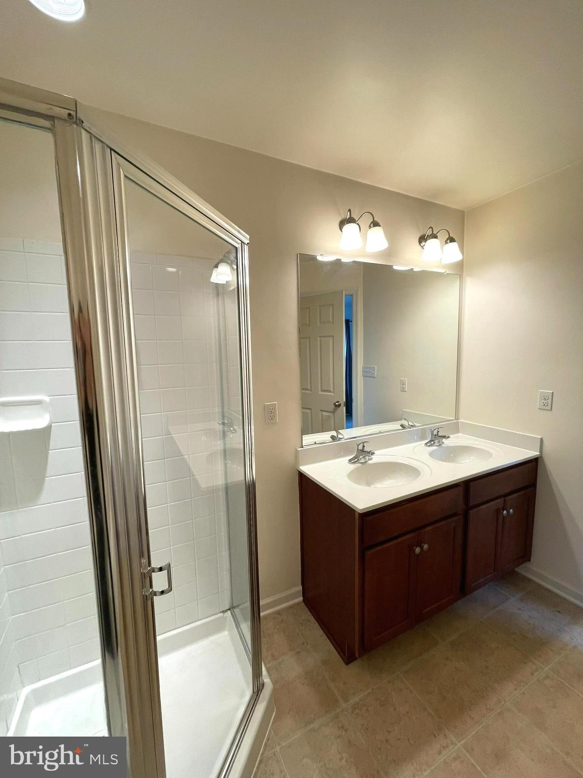 FAIRWAYS EAST - Residential Lease