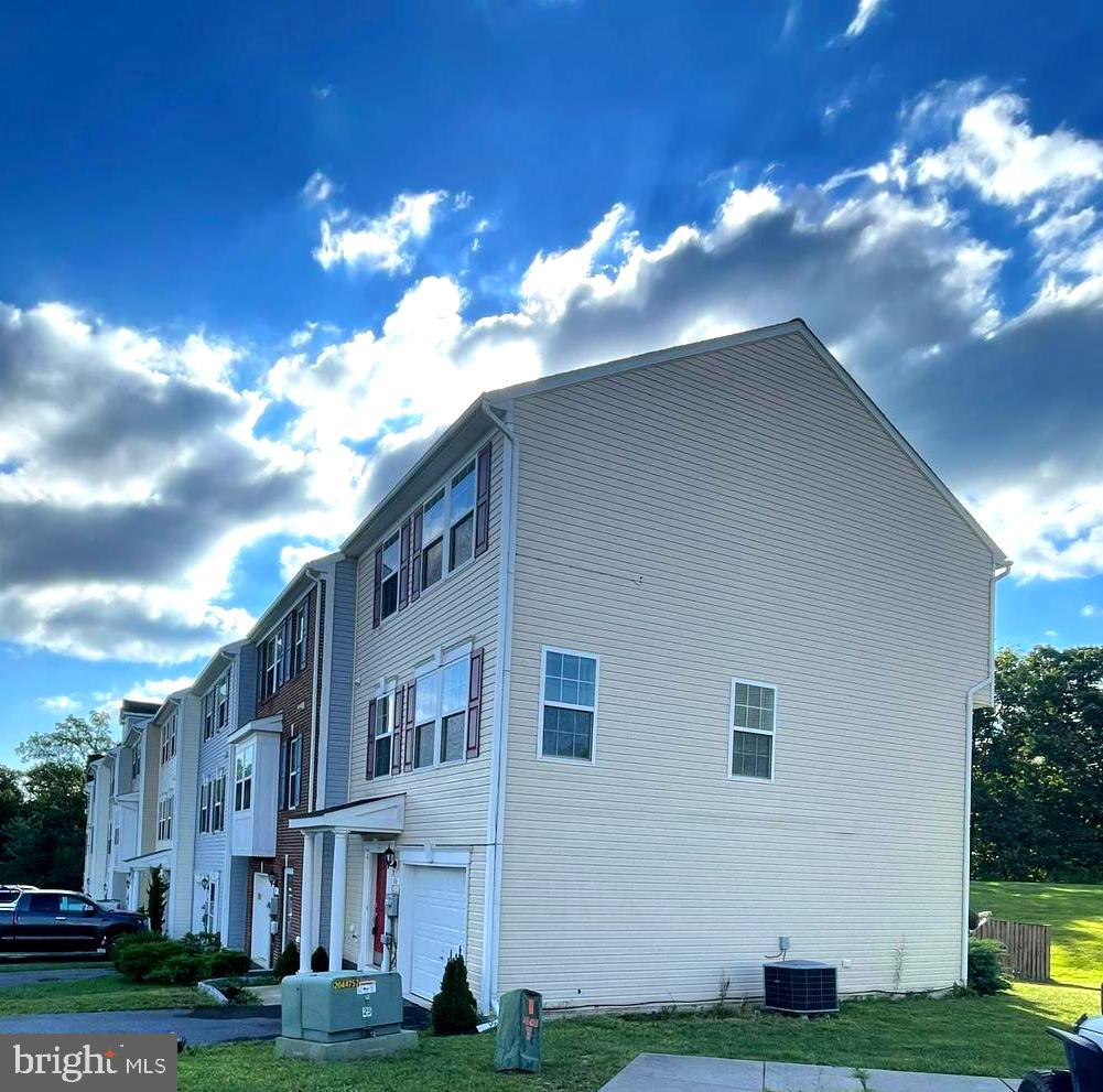 FAIRWAYS EAST - Residential Lease