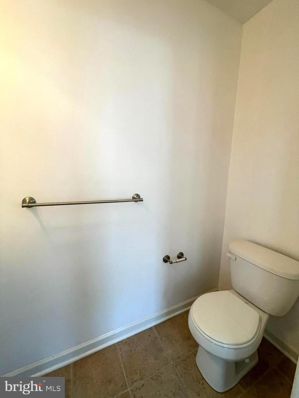 FAIRWAYS EAST - Residential Lease