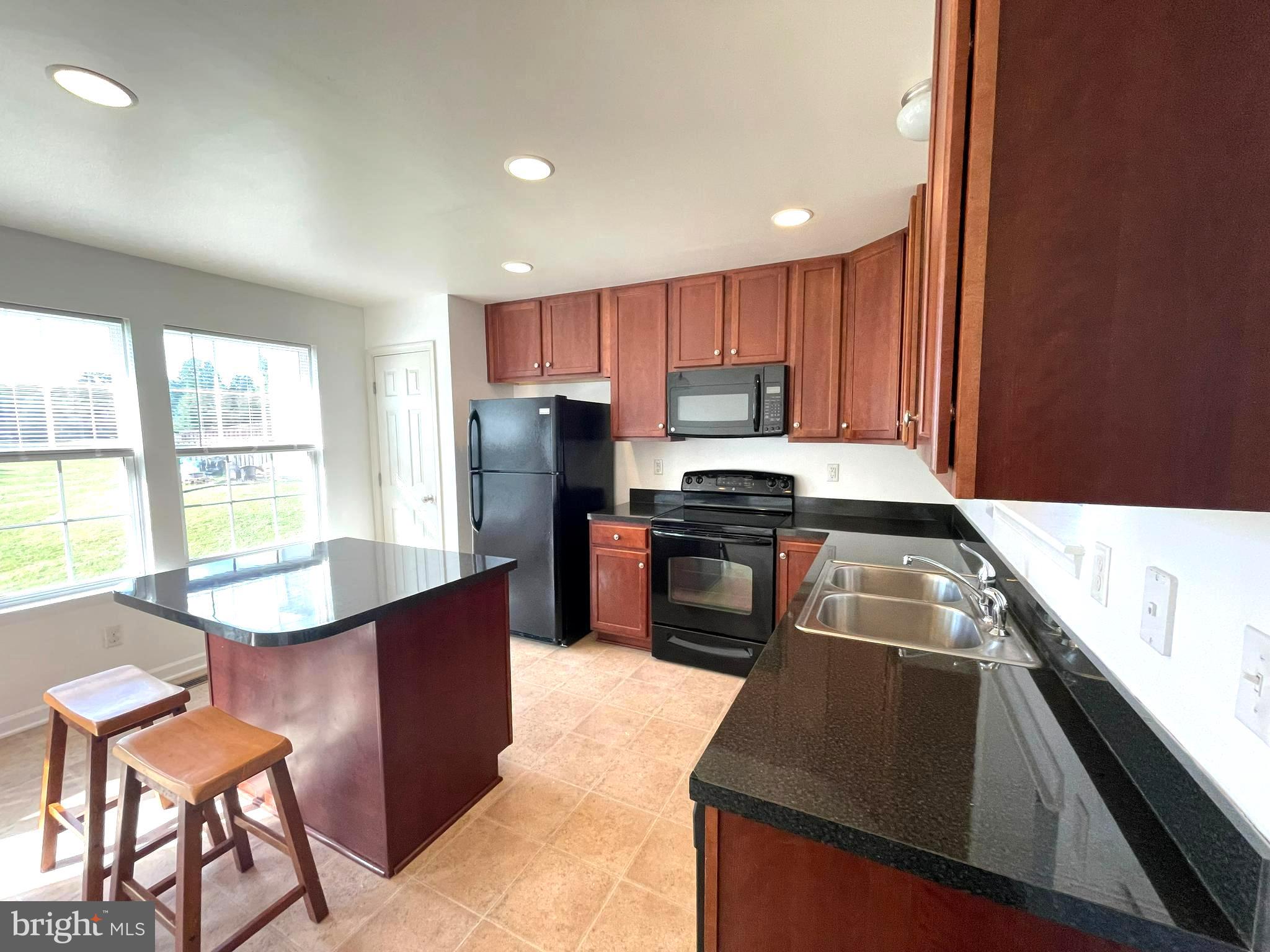 FAIRWAYS EAST - Residential Lease