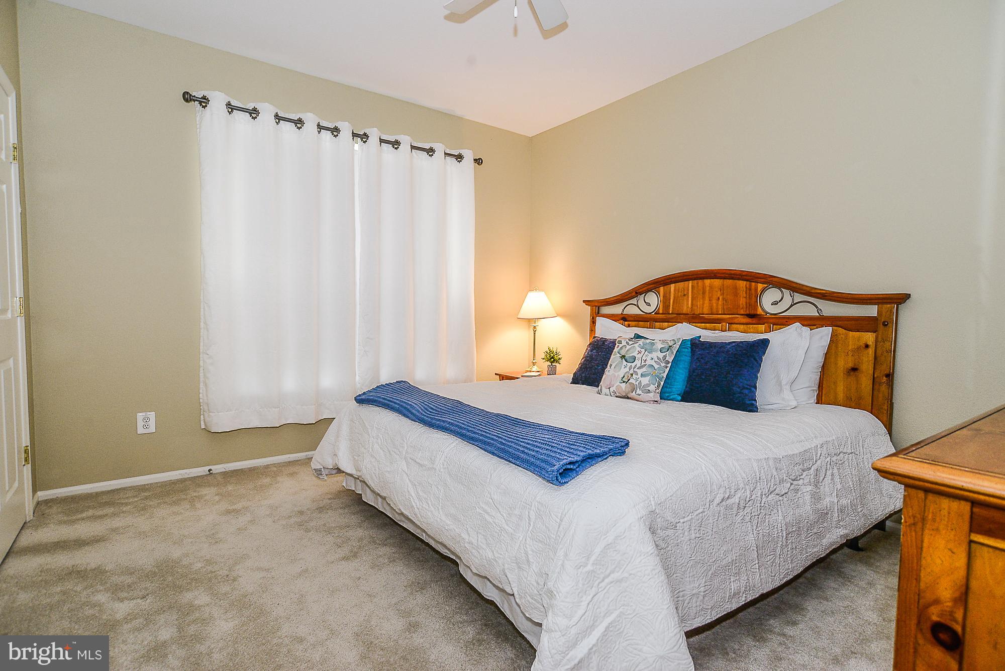 GATES OF MCLEAN - Residential