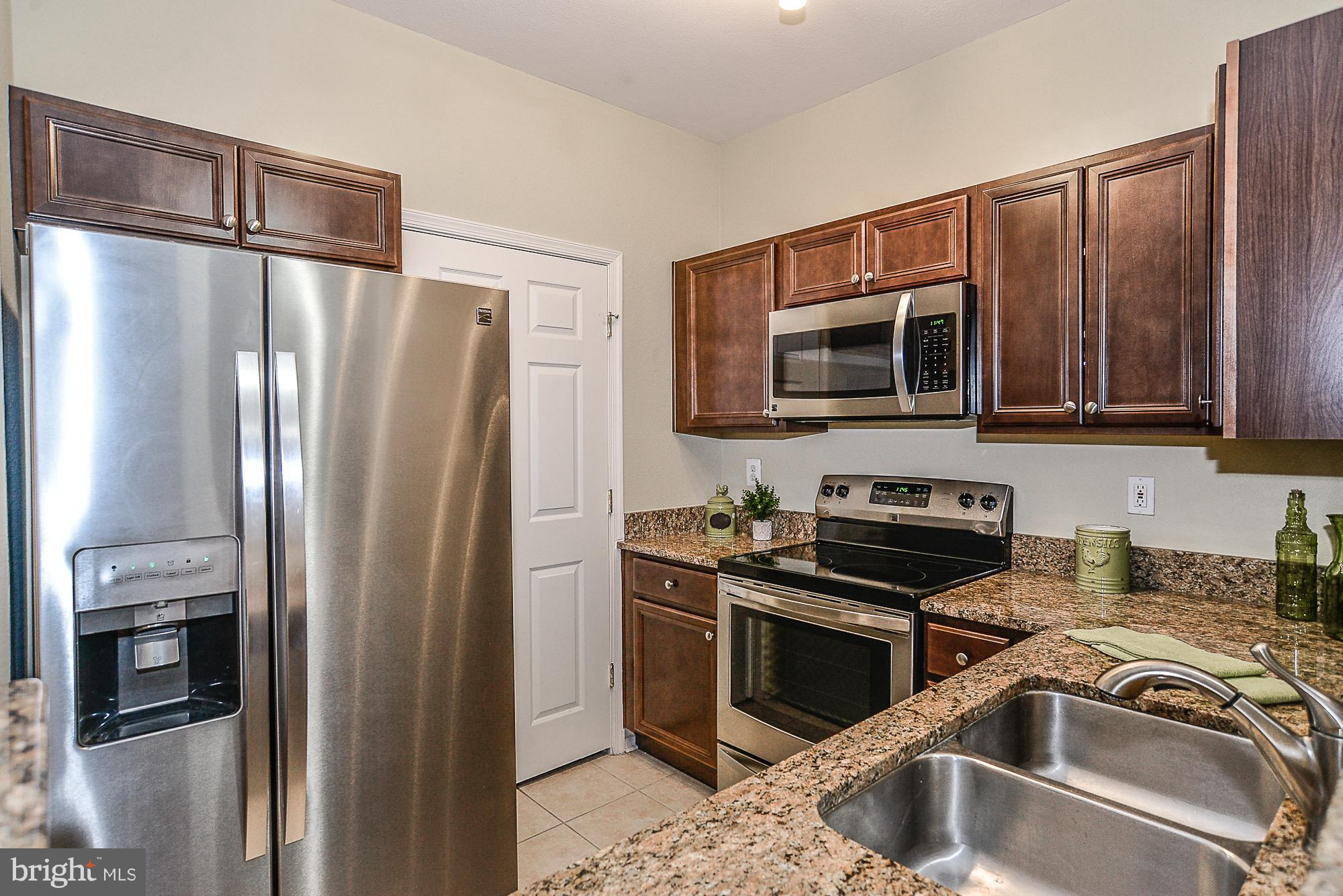 GATES OF MCLEAN - Residential