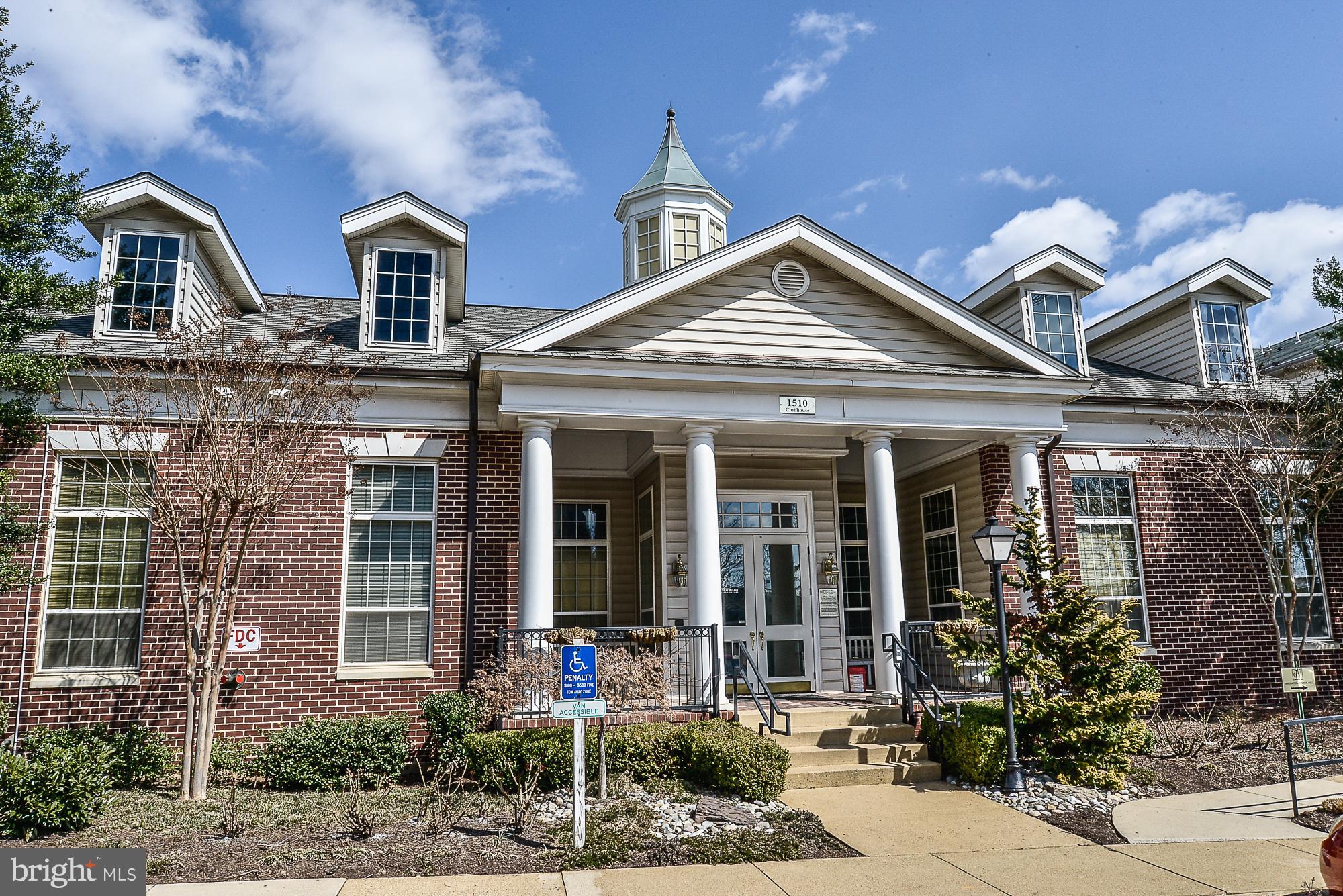 GATES OF MCLEAN - Residential