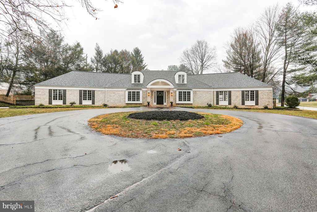 Photo of 101 River Drive, Lancaster, PA 17603 (MLS # PALA2031112)