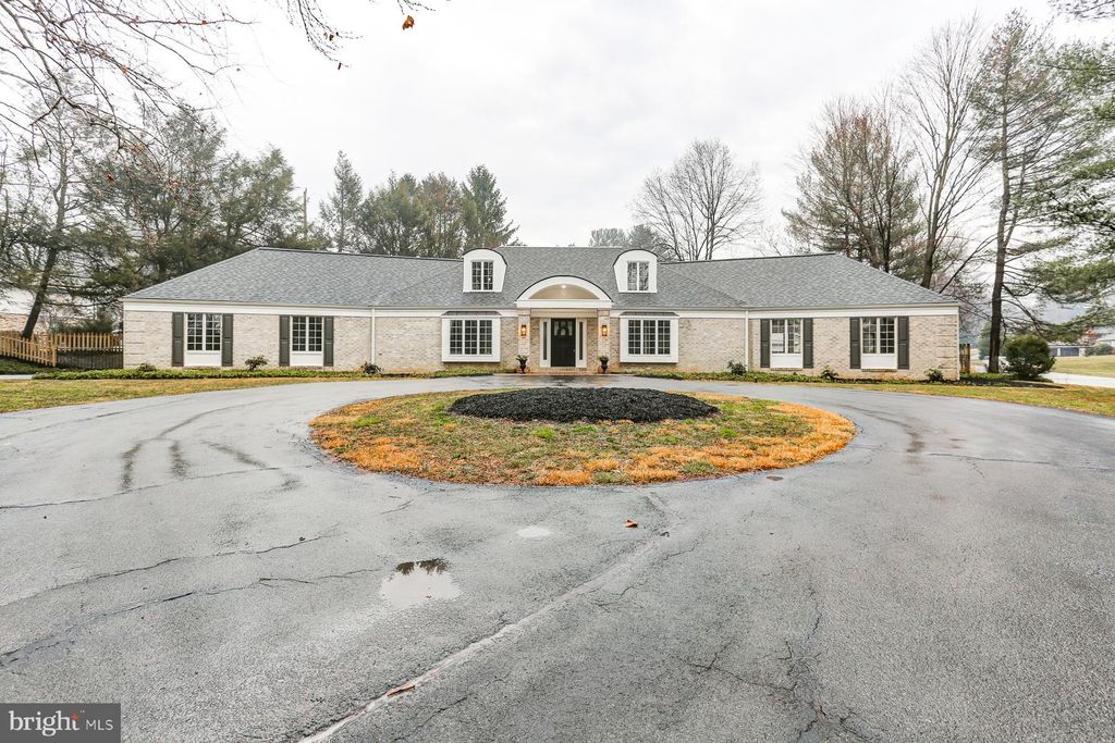 Photo of 101 River Drive, Lancaster, PA 17603 (MLS # PALA2031112)