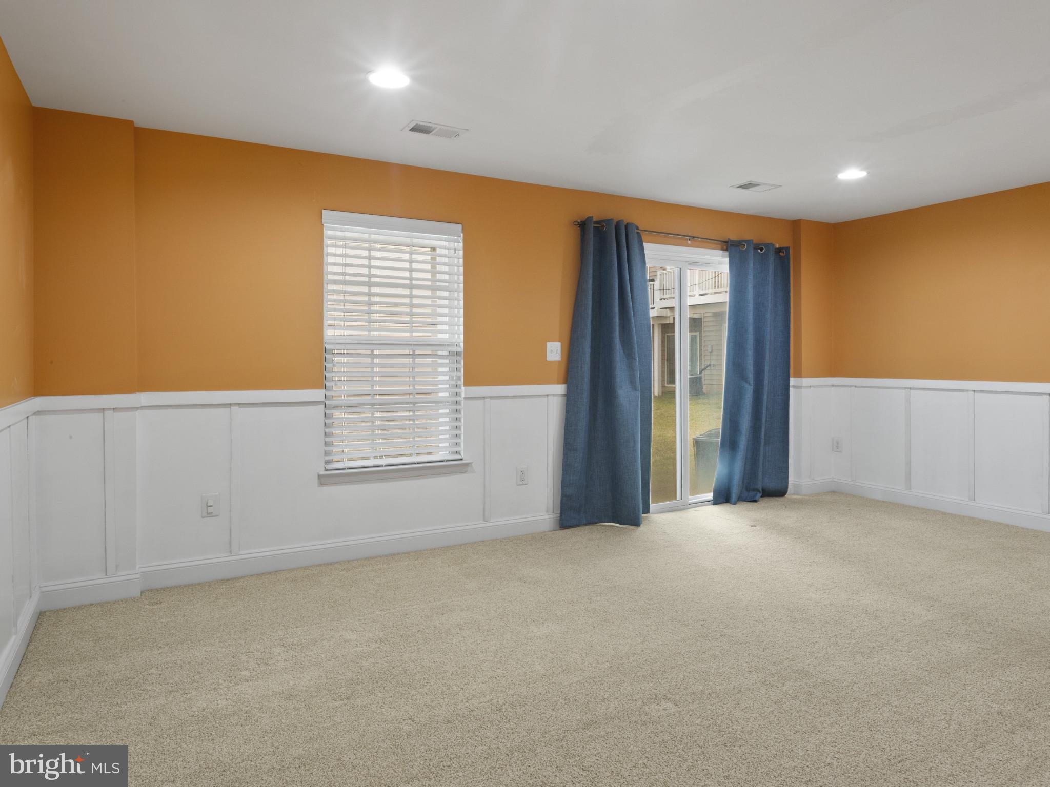 HOWARD SQUARE - Residential