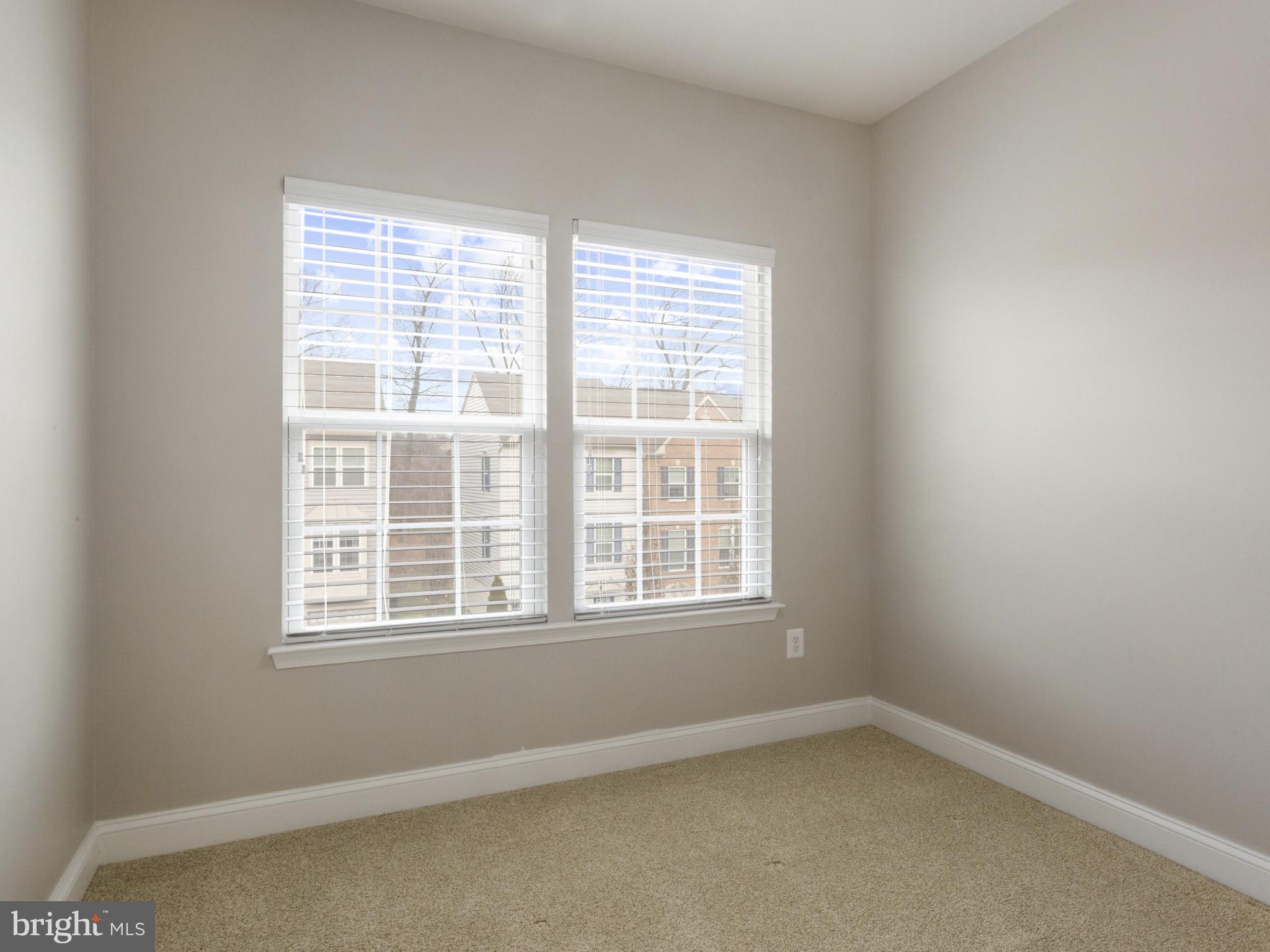 HOWARD SQUARE - Residential