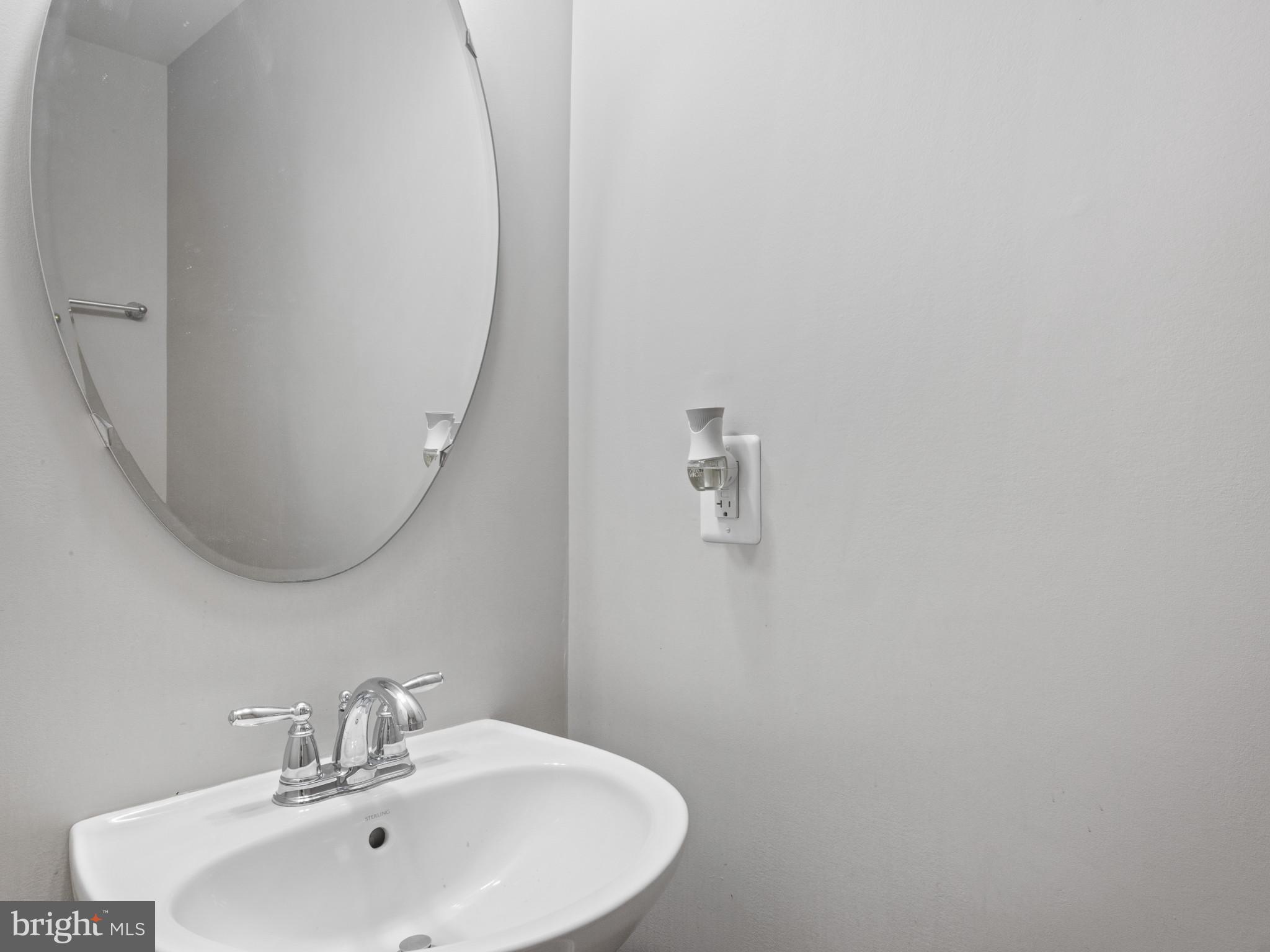 HOWARD SQUARE - Residential