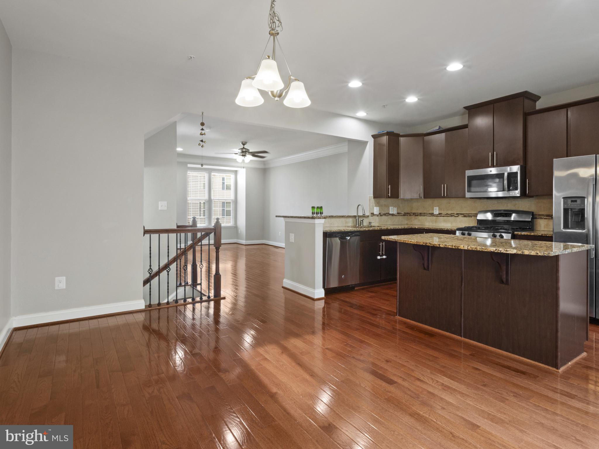 HOWARD SQUARE - Residential