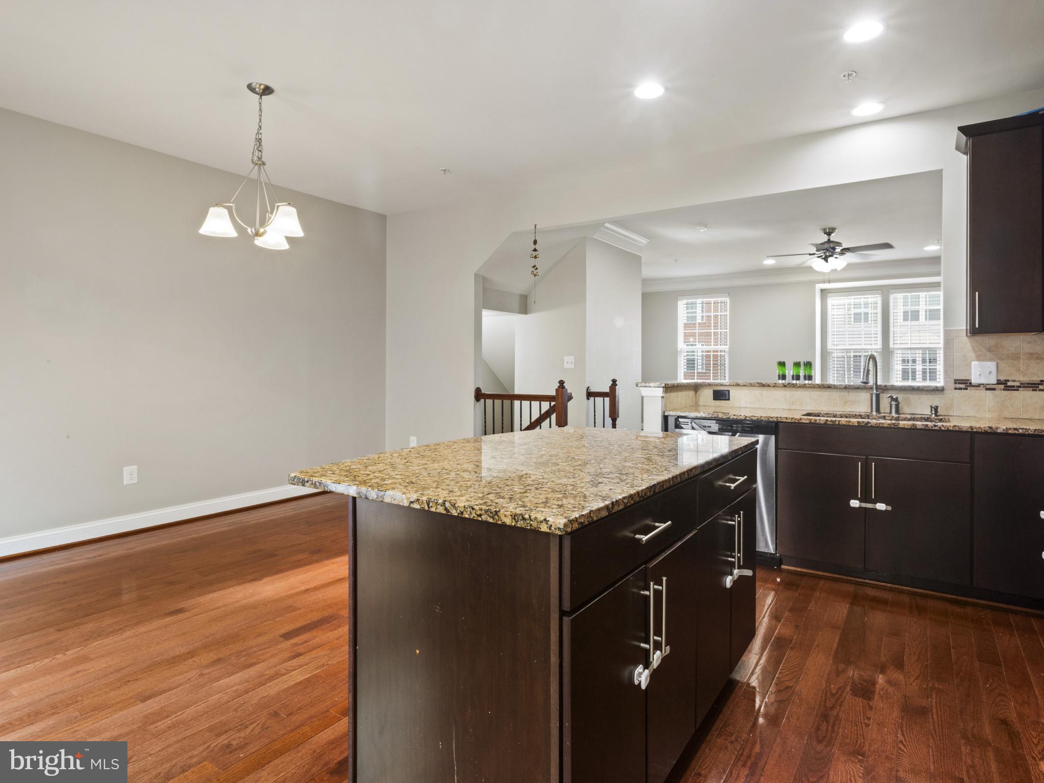 HOWARD SQUARE - Residential