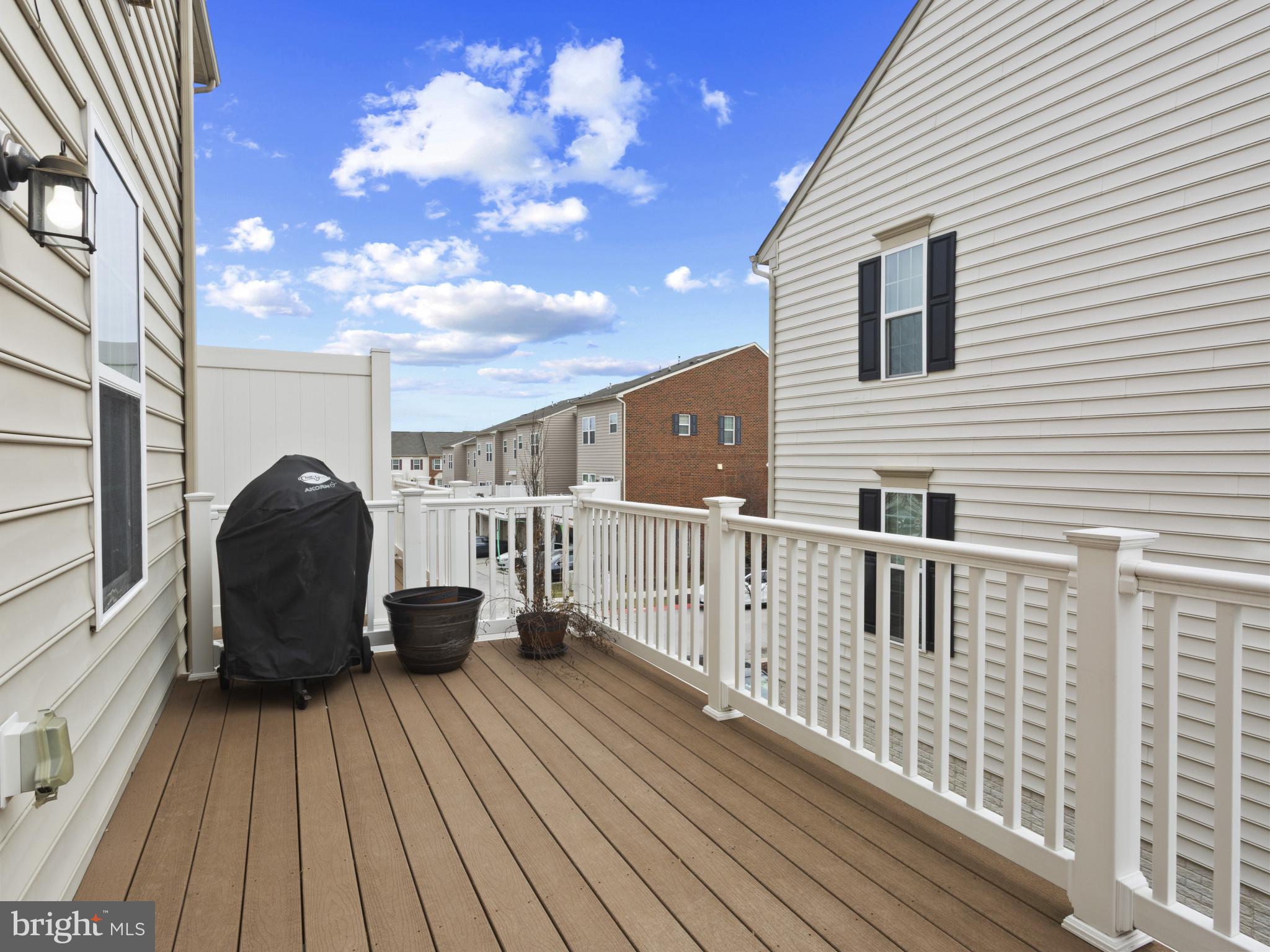 HOWARD SQUARE - Residential