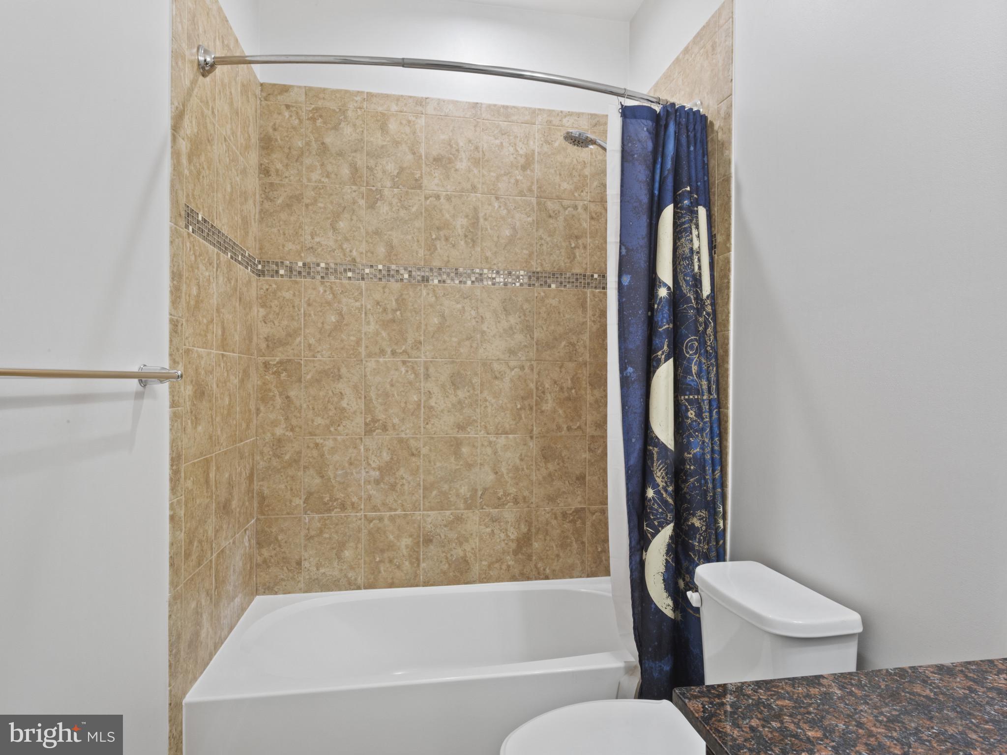 HOWARD SQUARE - Residential