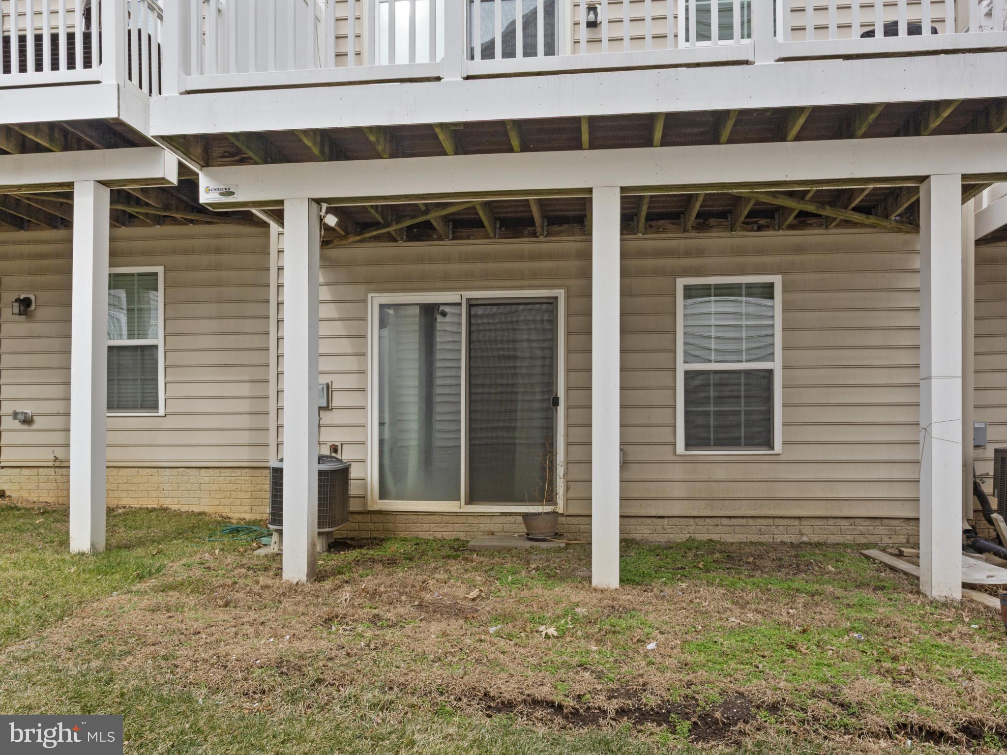 HOWARD SQUARE - Residential