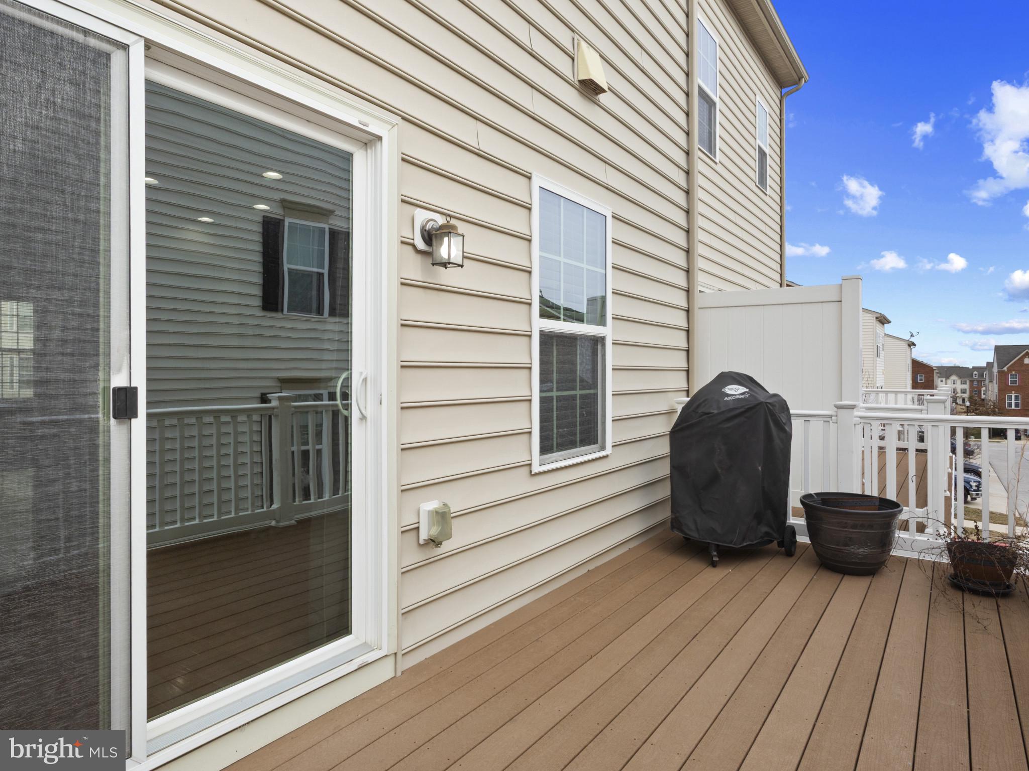 HOWARD SQUARE - Residential