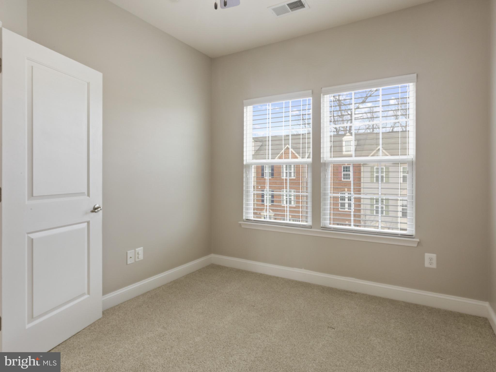 HOWARD SQUARE - Residential