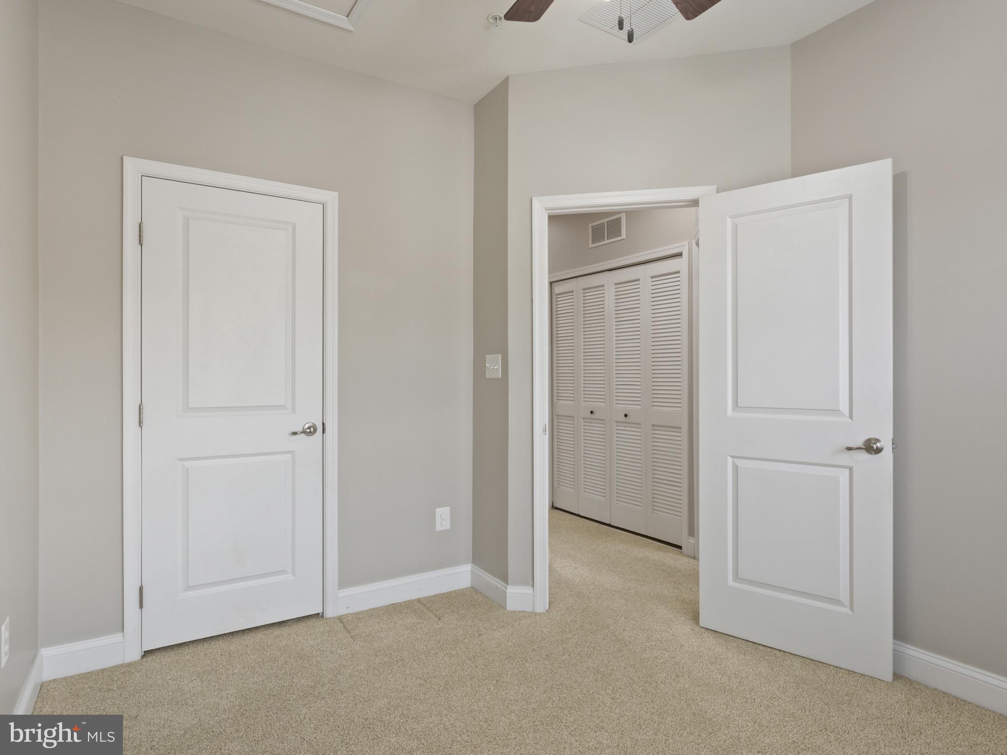 HOWARD SQUARE - Residential