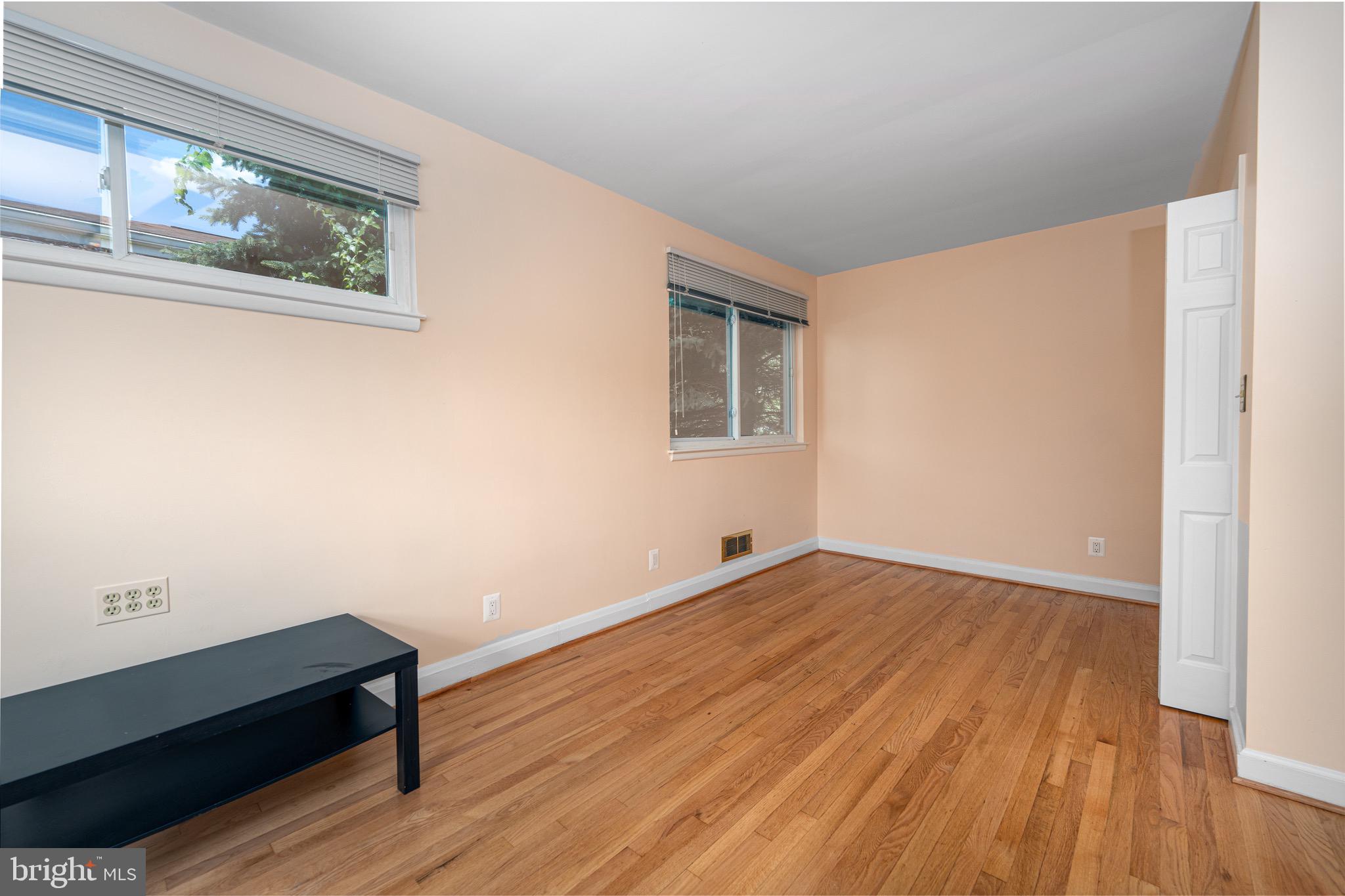 CROSS COUNTRY - Residential Lease