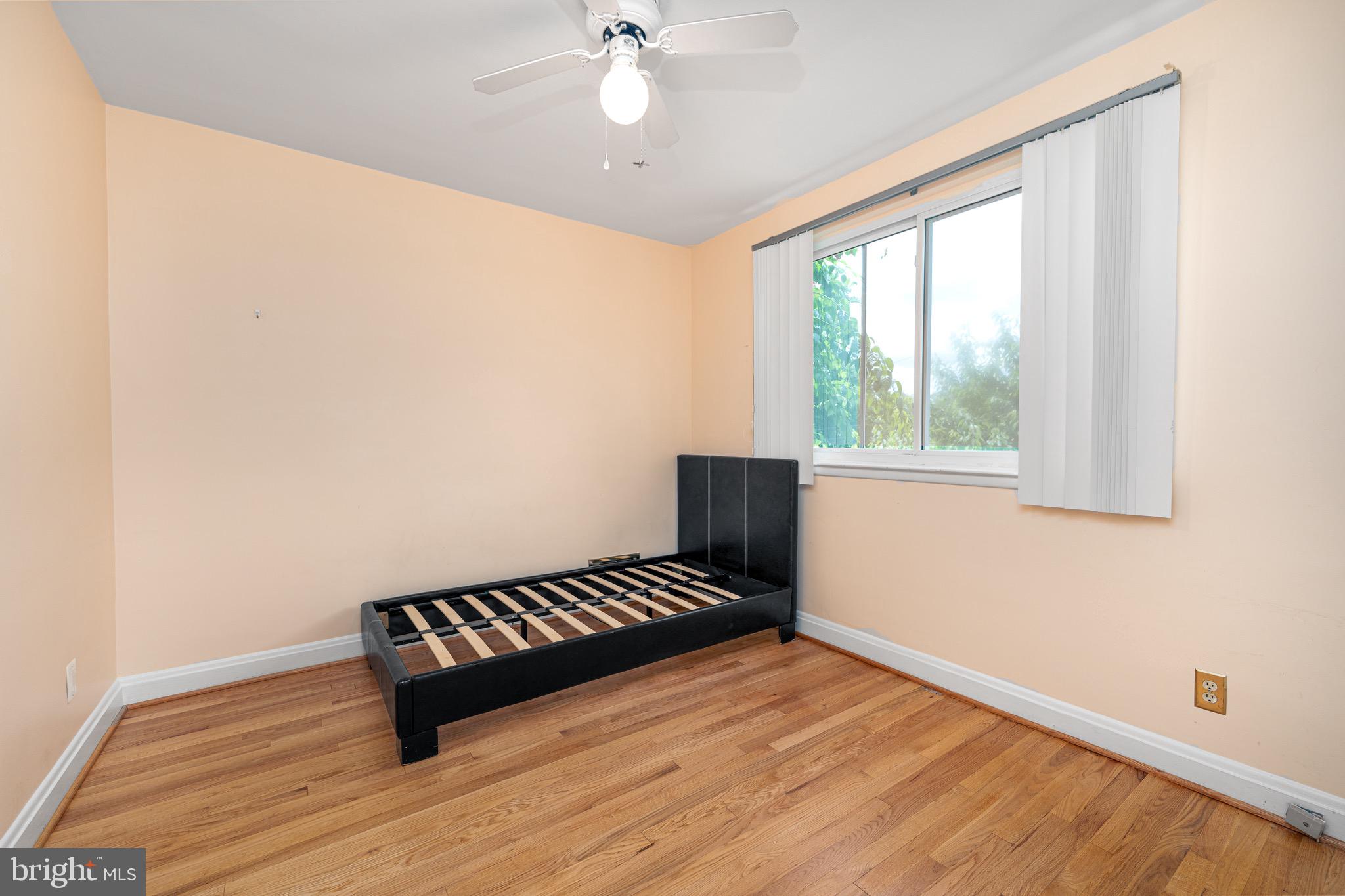 CROSS COUNTRY - Residential Lease