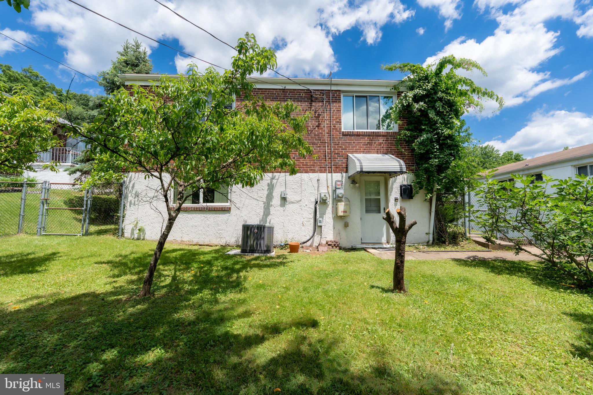 CROSS COUNTRY - Residential Lease