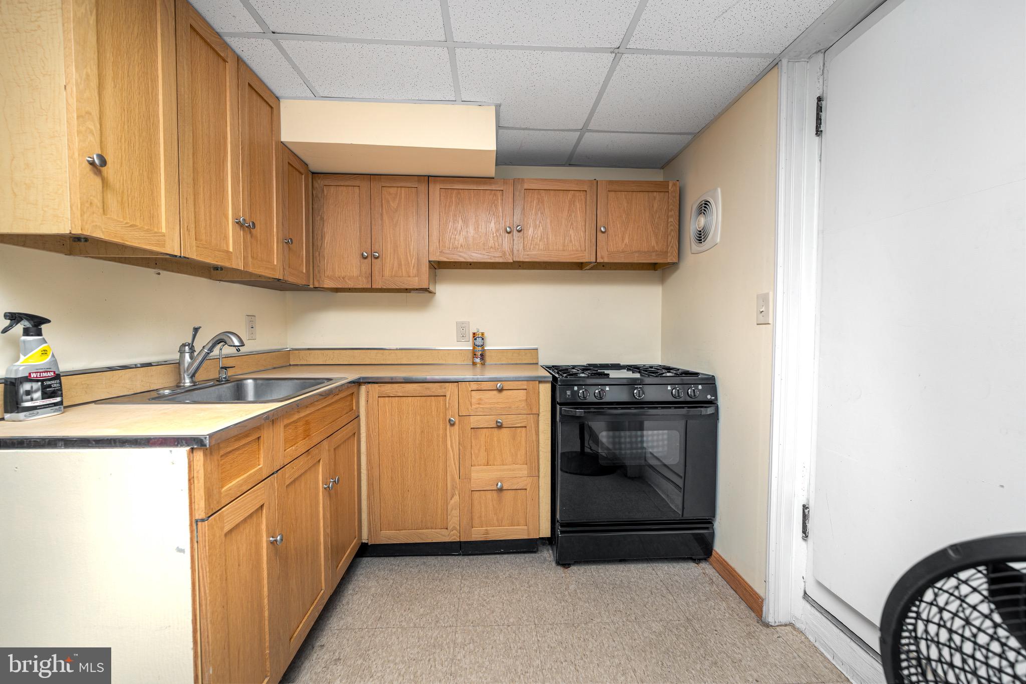 CROSS COUNTRY - Residential Lease