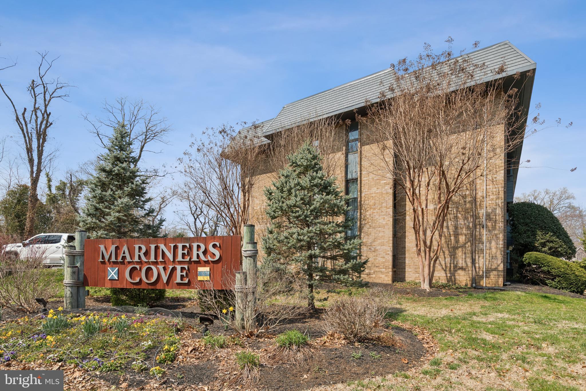 MARINERS COVE - Residential