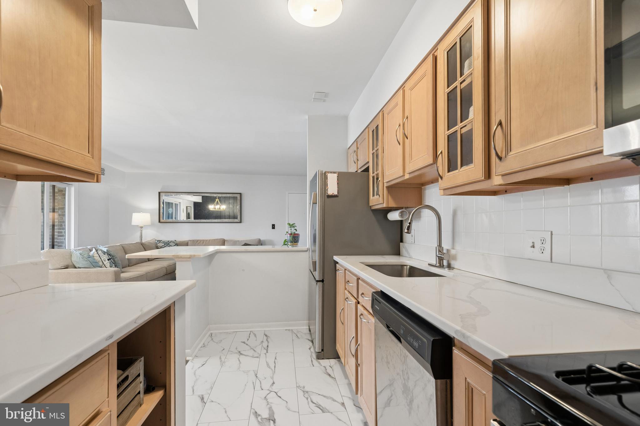 MARINERS COVE - Residential