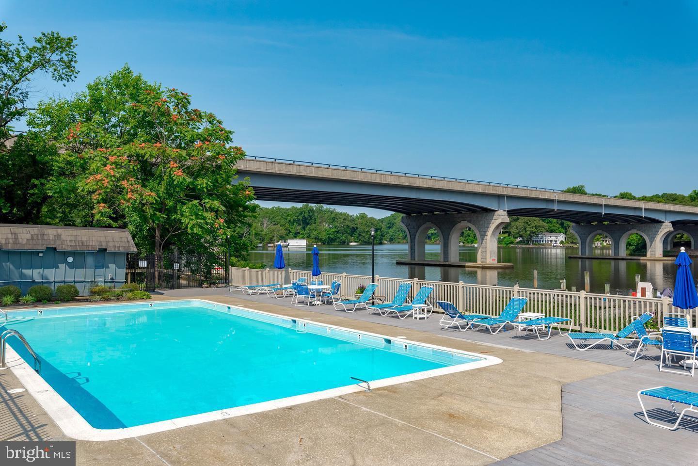 MARINERS COVE - Residential