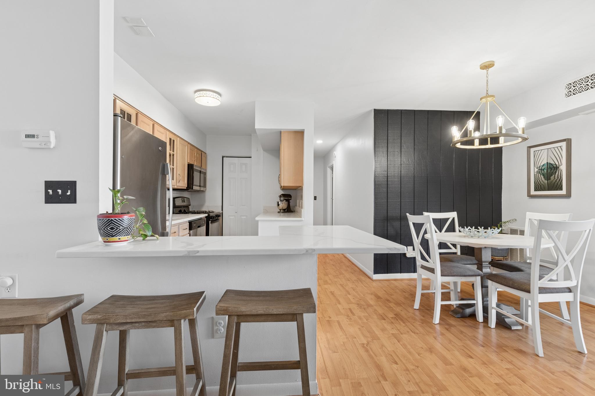 MARINERS COVE - Residential