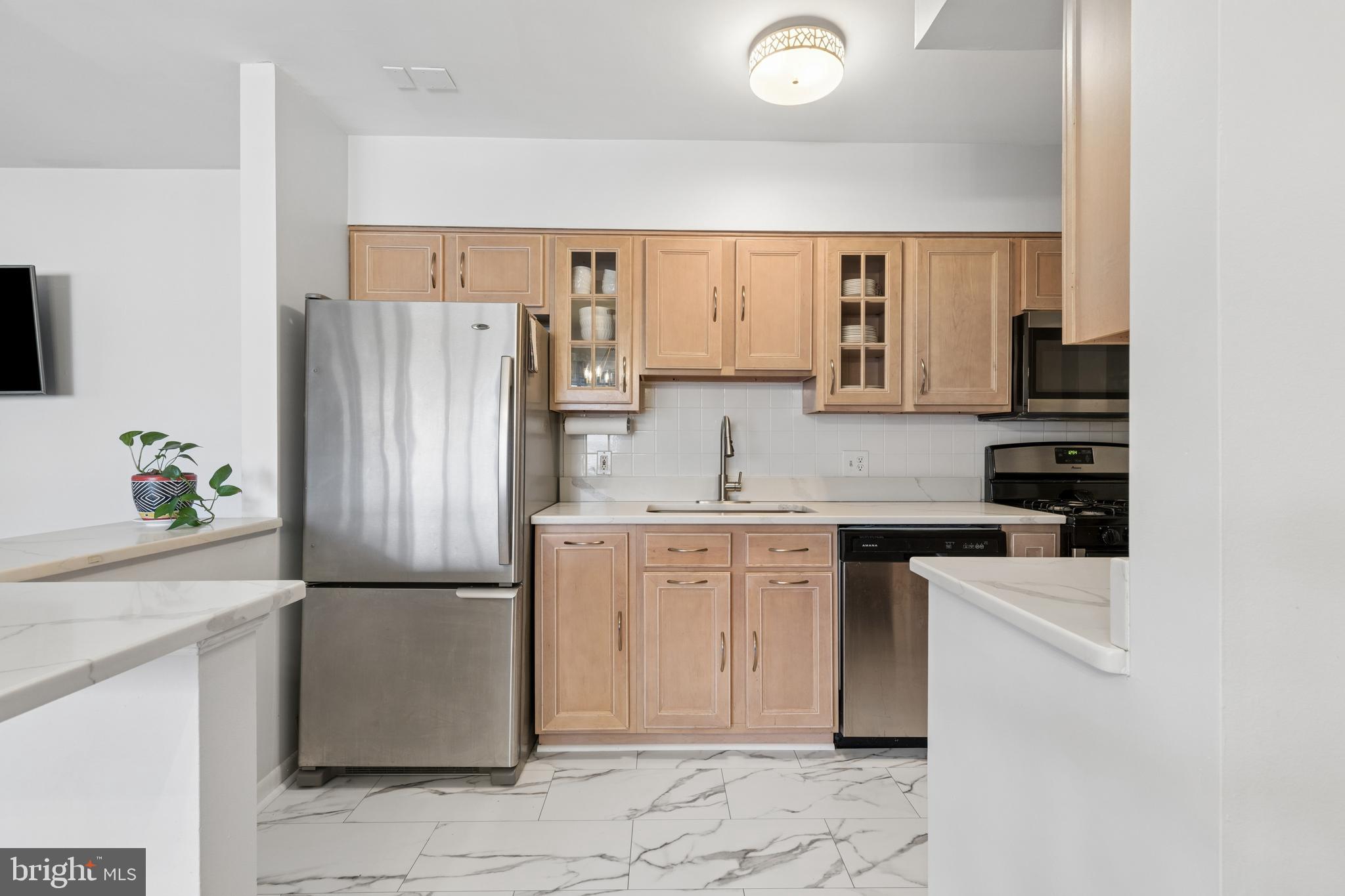 MARINERS COVE - Residential