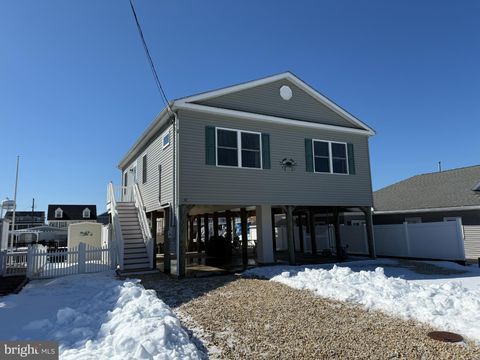 Homes For Sale - 52 Phyllis Lane<br/> MANAHAWKIN, NJ 08050