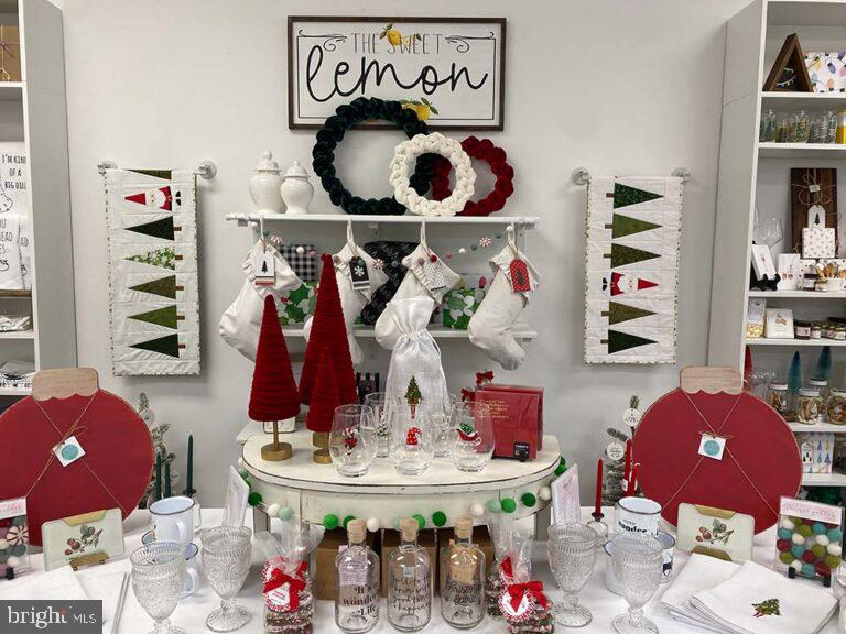 WOODS AT TAMA - Residential