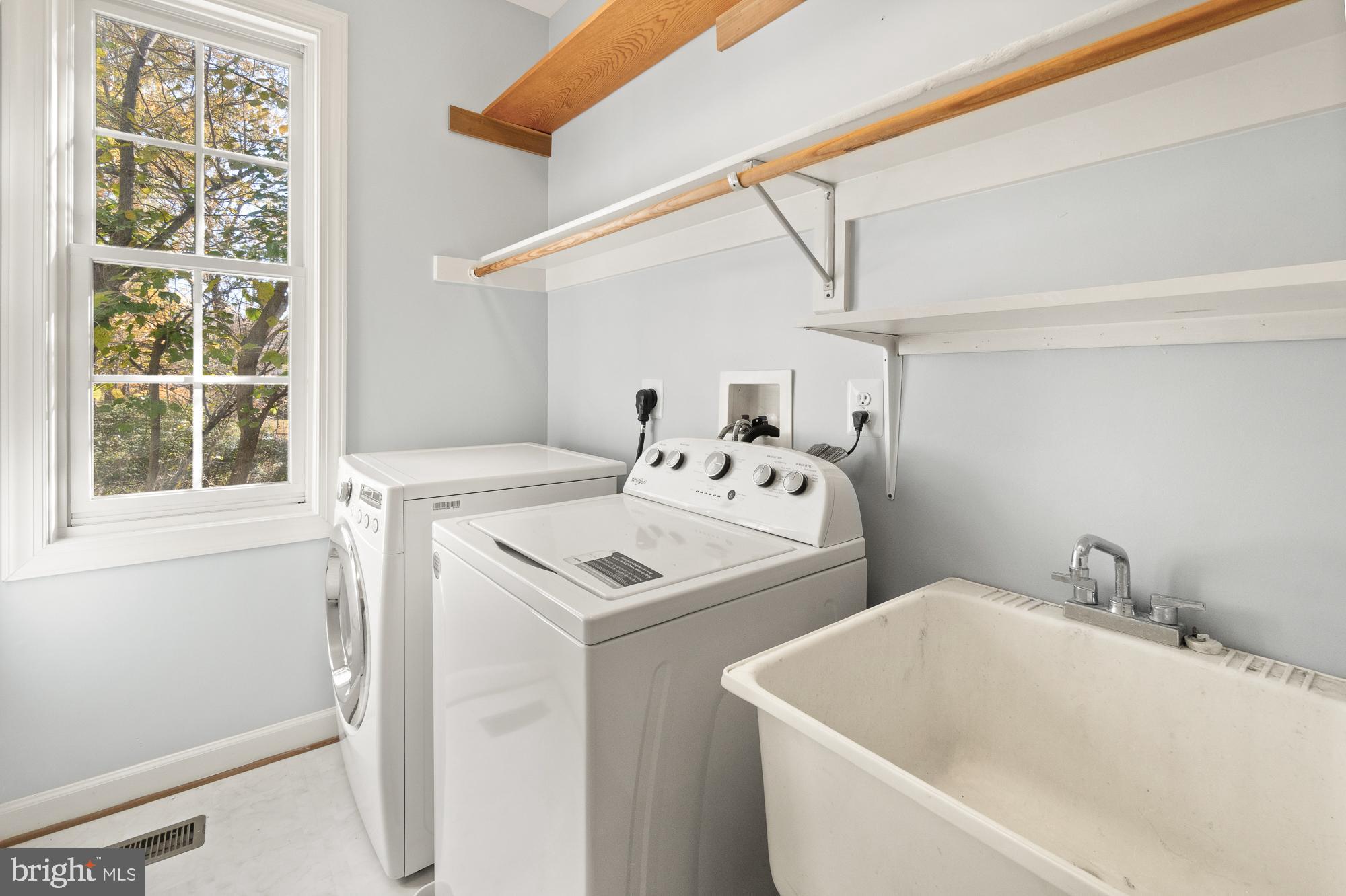 WOODS AT TAMA - Residential